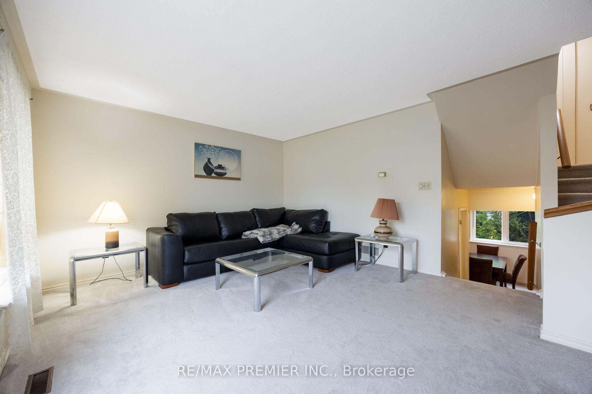 Photo 15 of Unit Unit 5, 3 Kendleton Drive, Etobicoke, Mount Olive-Silverstone-Jamestown — HOMEH