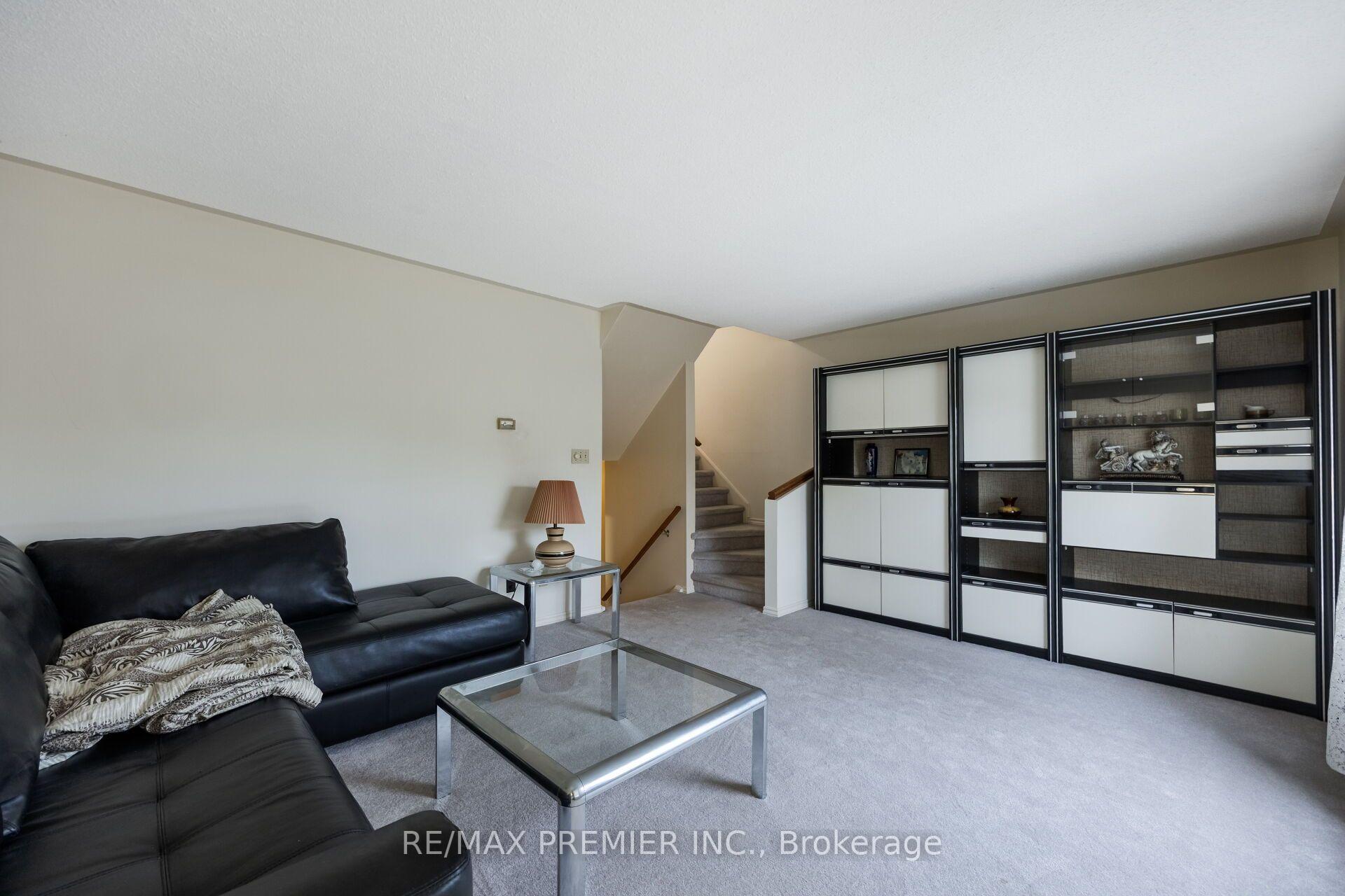 Photo 16 of Unit Unit 5, 3 Kendleton Drive, Etobicoke, Mount Olive-Silverstone-Jamestown — HOMEH