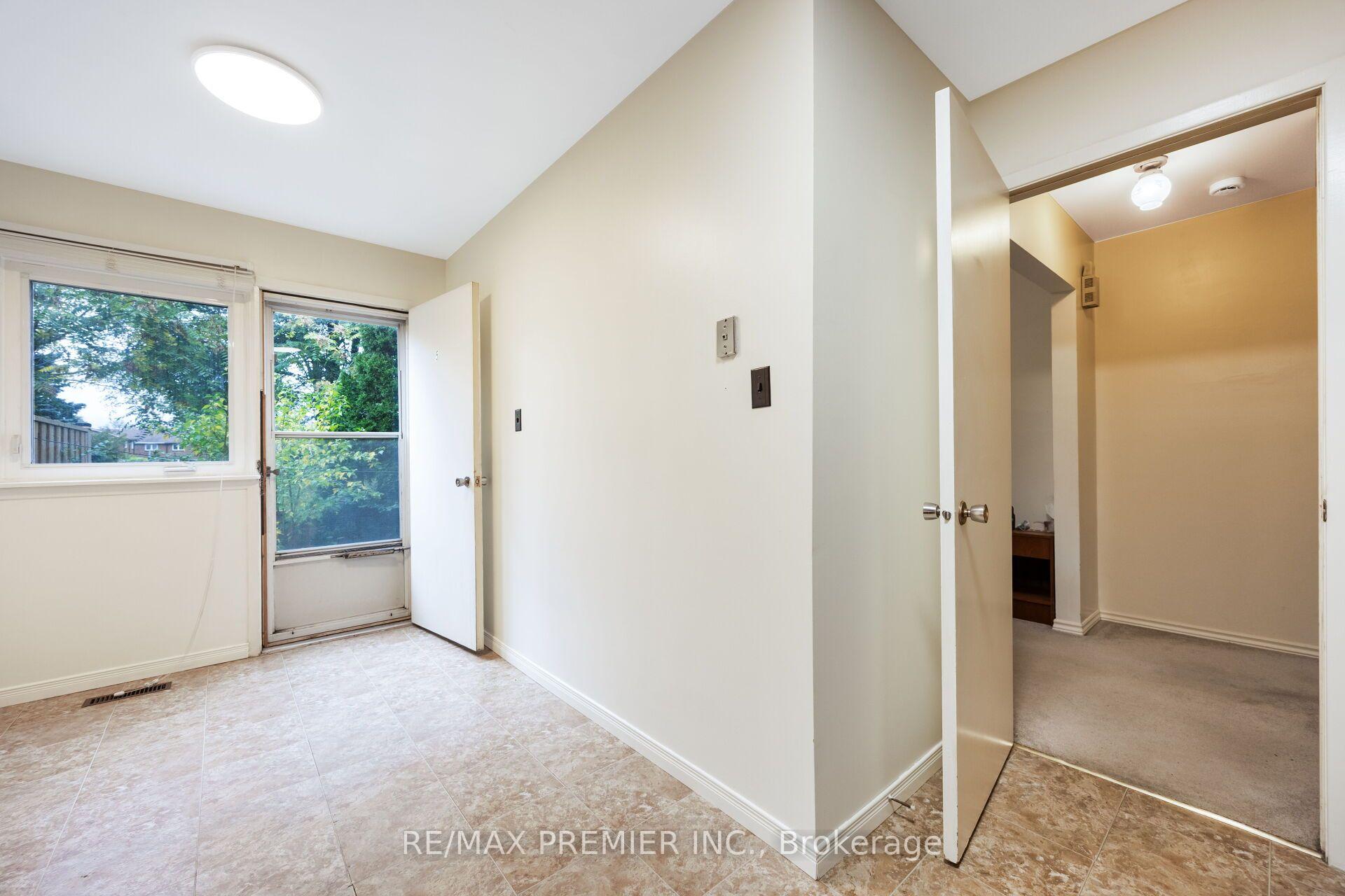 Photo 26 of Unit Unit 5, 3 Kendleton Drive, Etobicoke, Mount Olive-Silverstone-Jamestown — HOMEH