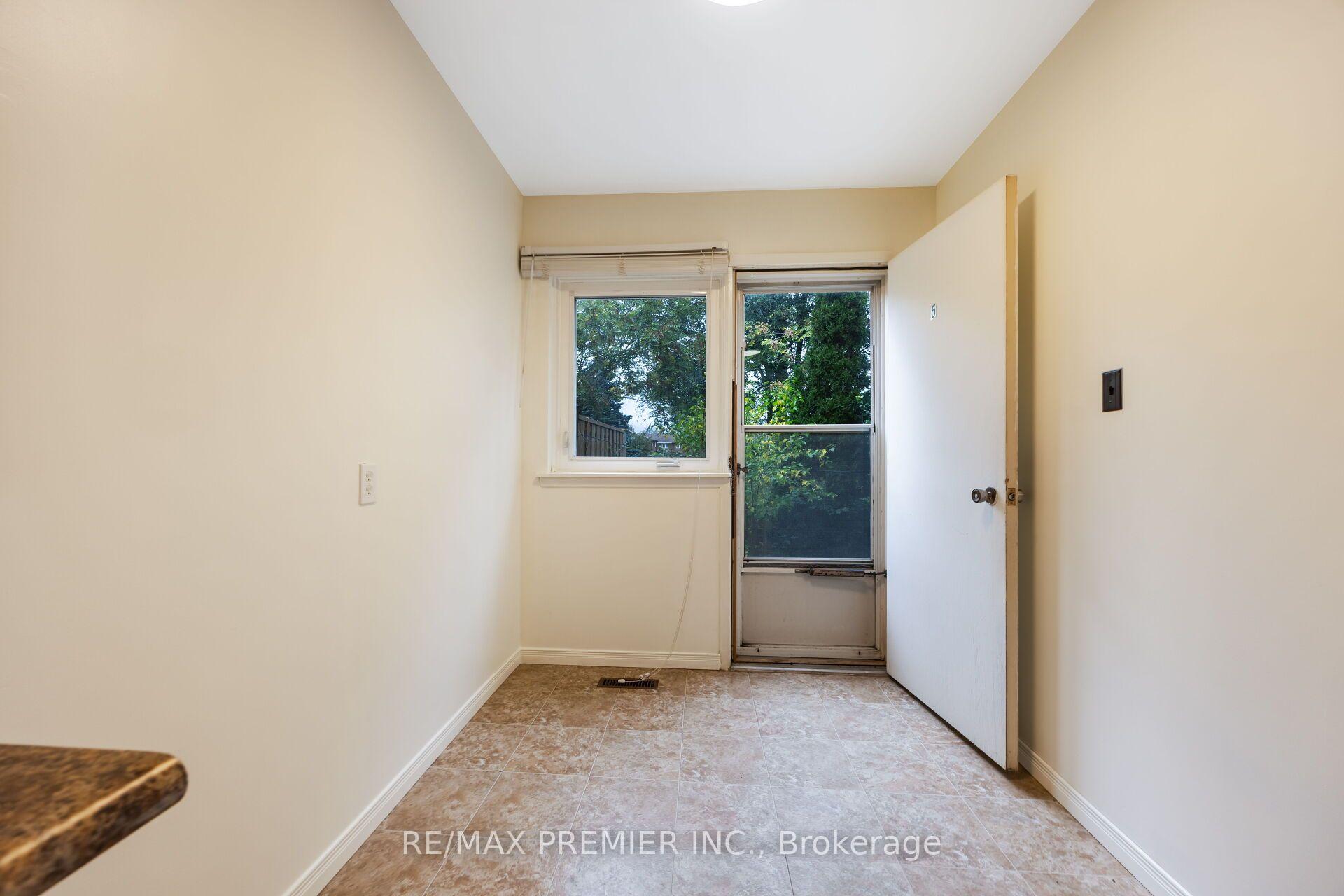 Photo 27 of Unit Unit 5, 3 Kendleton Drive, Etobicoke, Mount Olive-Silverstone-Jamestown — HOMEH