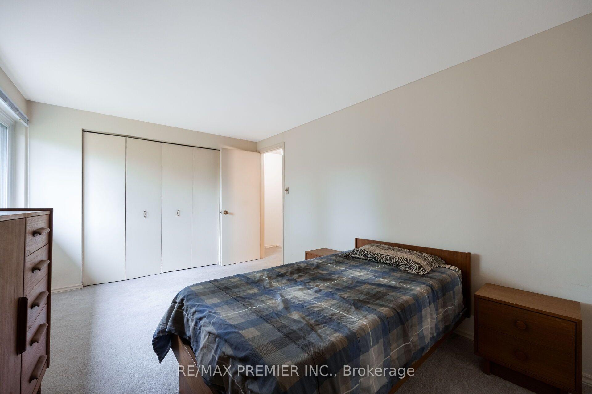 Photo 32 of Unit Unit 5, 3 Kendleton Drive, Etobicoke, Mount Olive-Silverstone-Jamestown — HOMEH