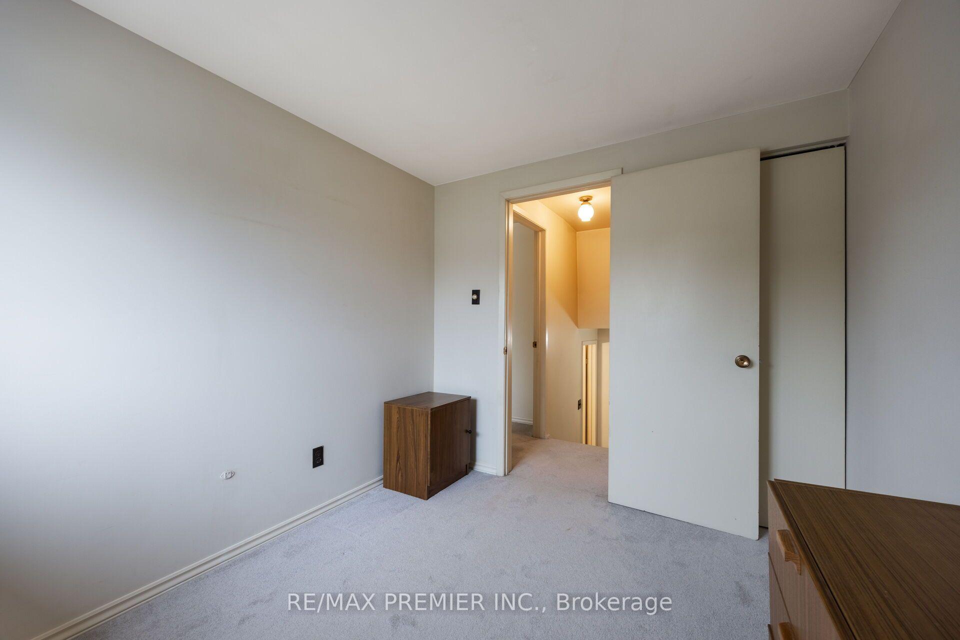 Photo 38 of Unit Unit 5, 3 Kendleton Drive, Etobicoke, Mount Olive-Silverstone-Jamestown — HOMEH