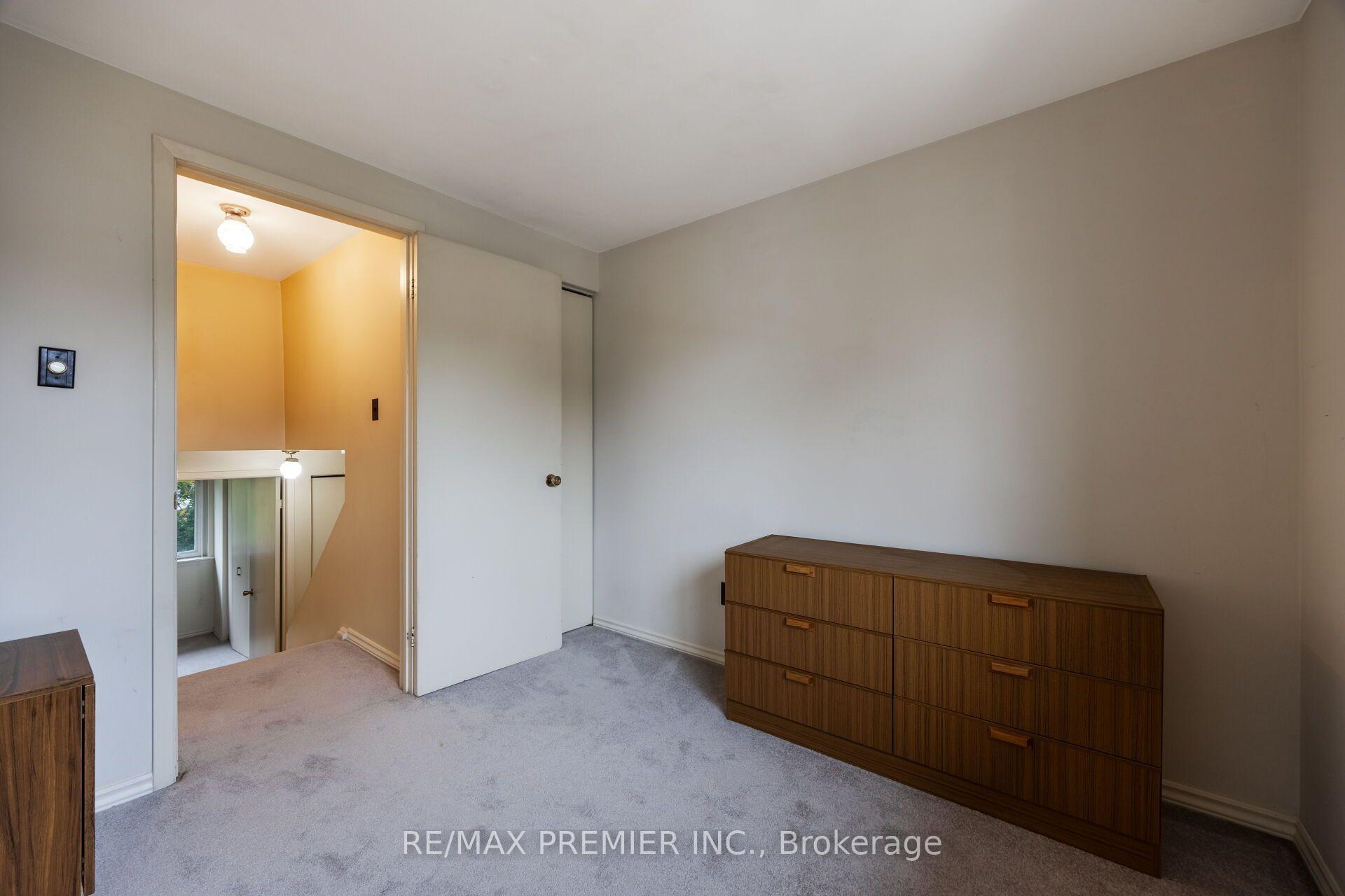 Photo 39 of Unit Unit 5, 3 Kendleton Drive, Etobicoke, Mount Olive-Silverstone-Jamestown — HOMEH