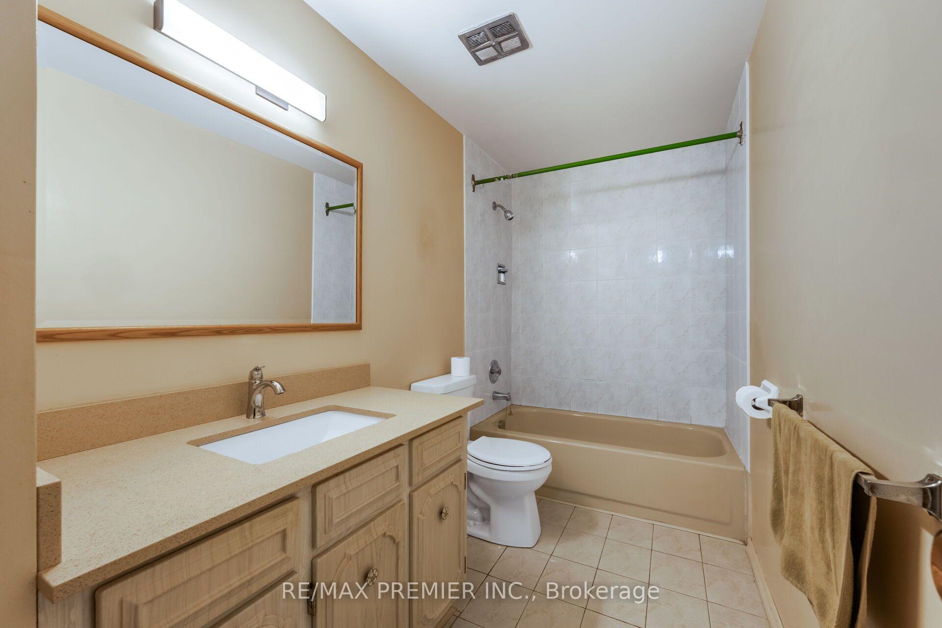 Photo 41 of Unit Unit 5, 3 Kendleton Drive, Etobicoke, Mount Olive-Silverstone-Jamestown — HOMEH