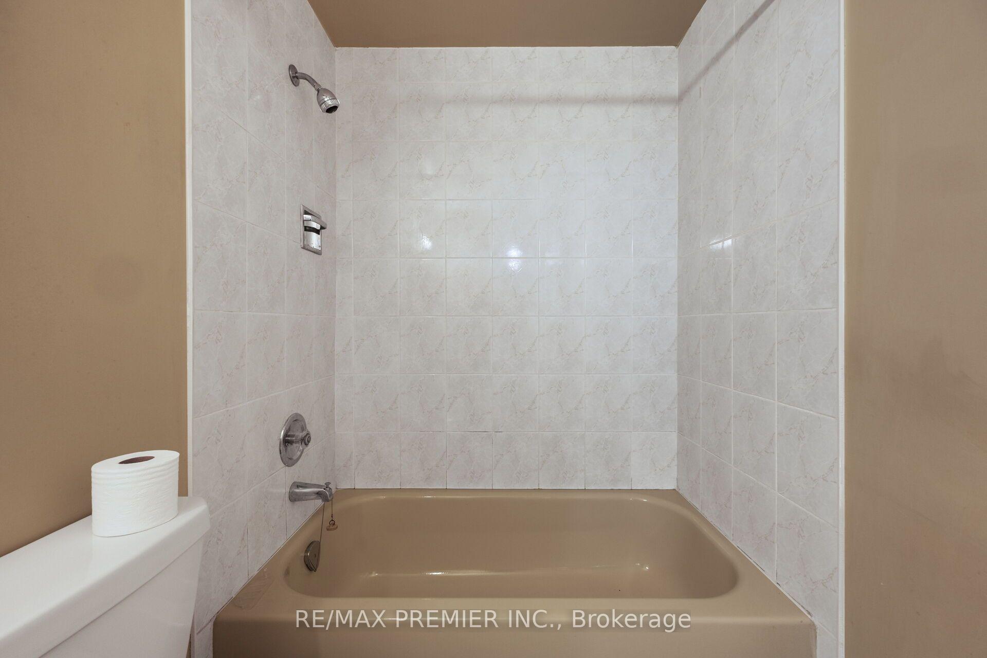Photo 42 of Unit Unit 5, 3 Kendleton Drive, Etobicoke, Mount Olive-Silverstone-Jamestown — HOMEH