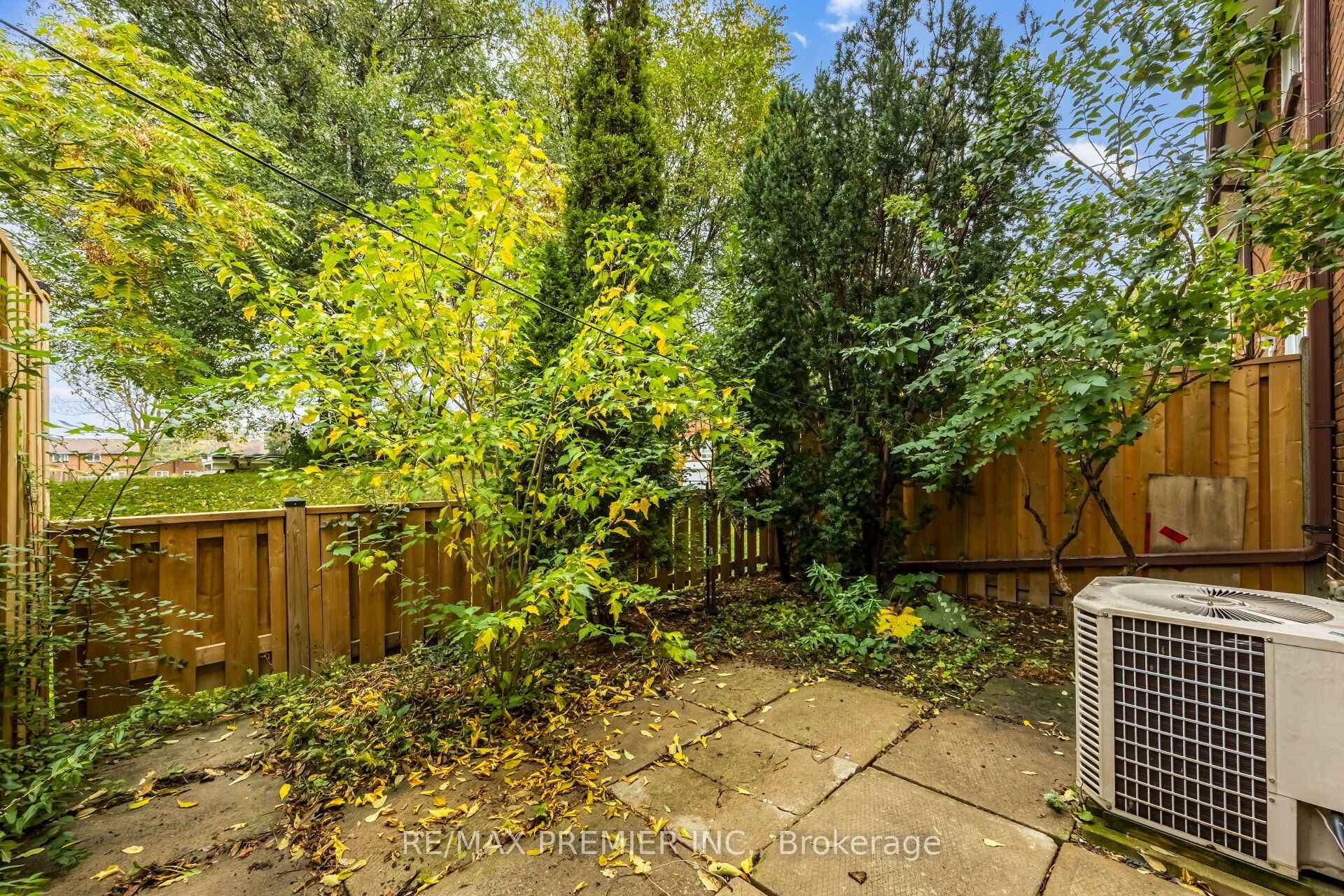 Photo 48 of Unit Unit 5, 3 Kendleton Drive, Etobicoke, Mount Olive-Silverstone-Jamestown — HOMEH