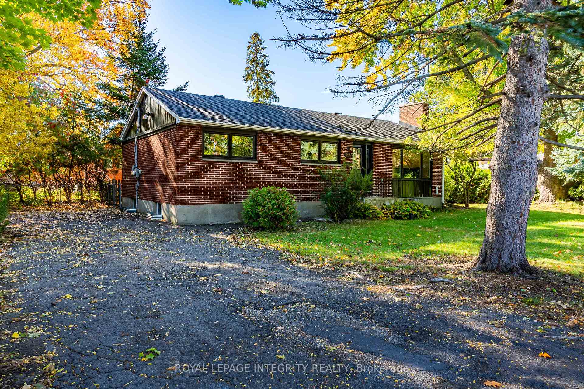 Photo 1 of 2408 Drury Lane, Ottawa, Parkway Park — HOMEH