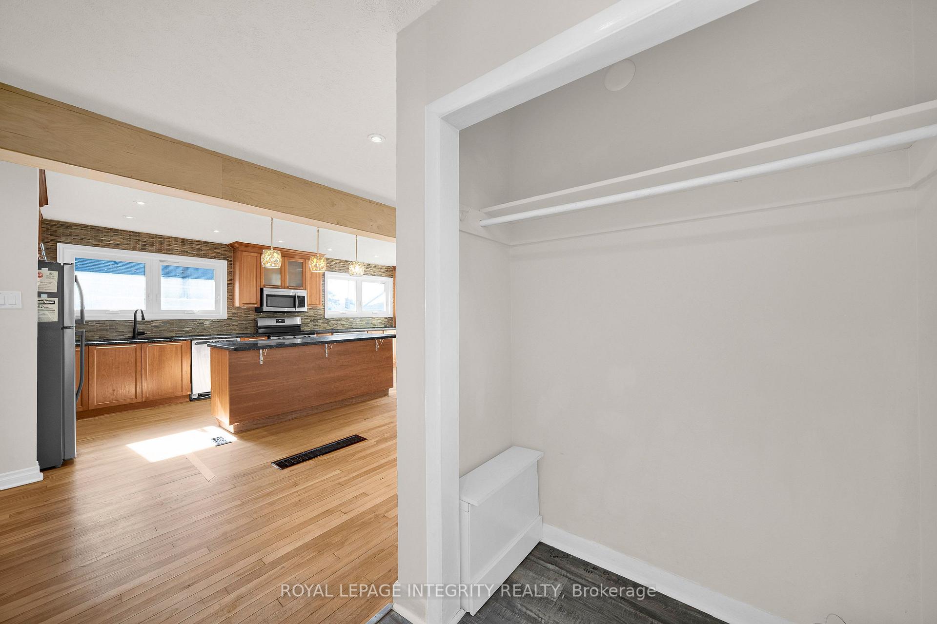 Photo 5 of 2408 Drury Lane, Ottawa, Parkway Park — HOMEH
