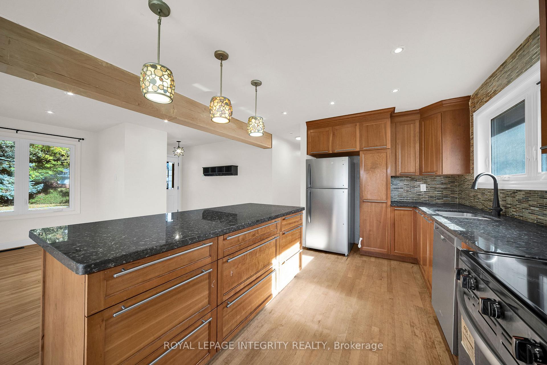 Photo 15 of 2408 Drury Lane, Ottawa, Parkway Park — HOMEH