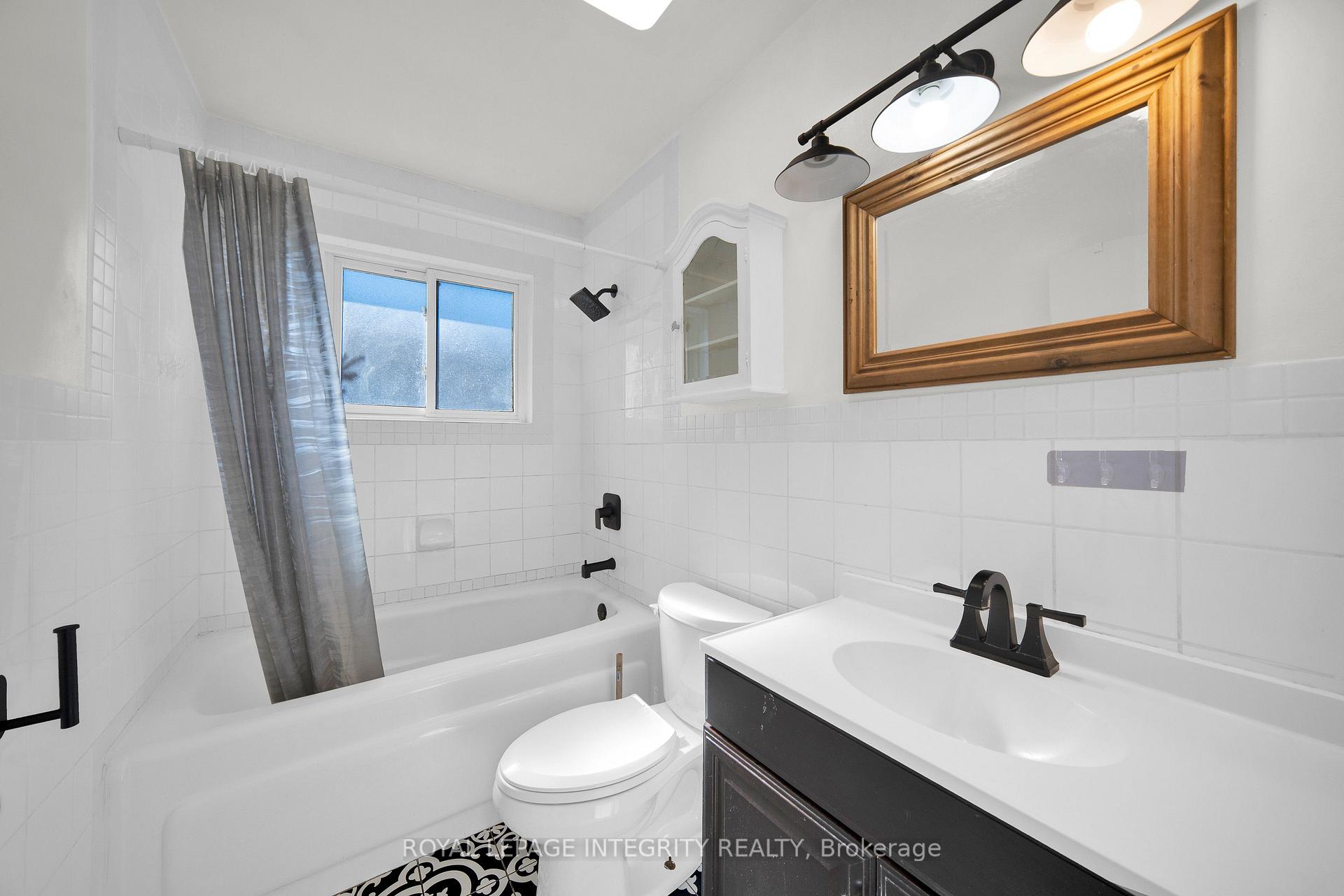 Photo 17 of 2408 Drury Lane, Ottawa, Parkway Park — HOMEH