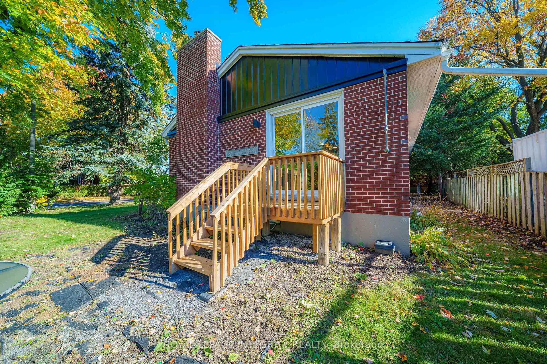 Photo 24 of 2408 Drury Lane, Ottawa, Parkway Park — HOMEH