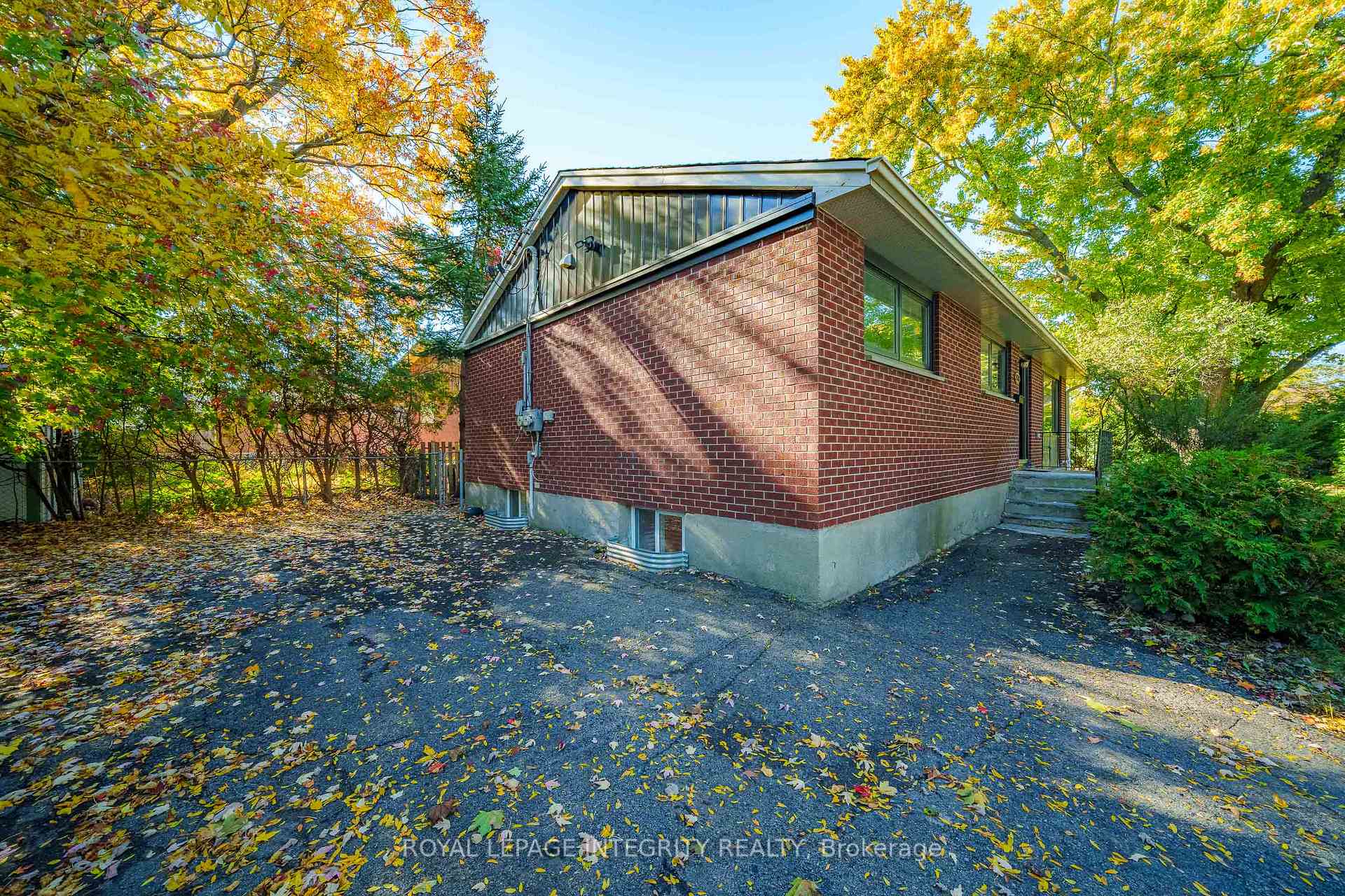 Photo 27 of 2408 Drury Lane, Ottawa, Parkway Park — HOMEH