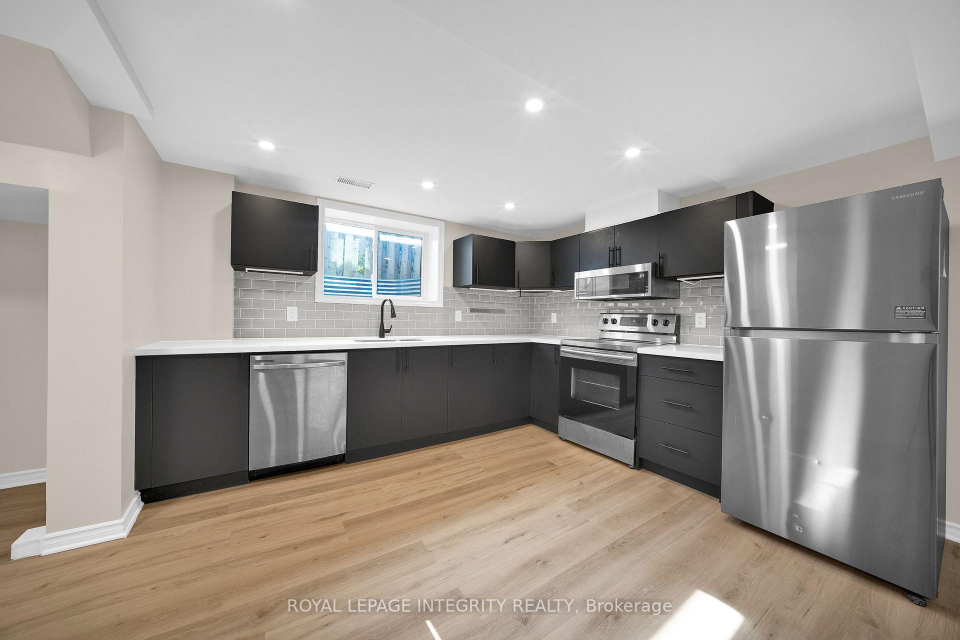 Photo 36 of 2408 Drury Lane, Ottawa, Parkway Park — HOMEH