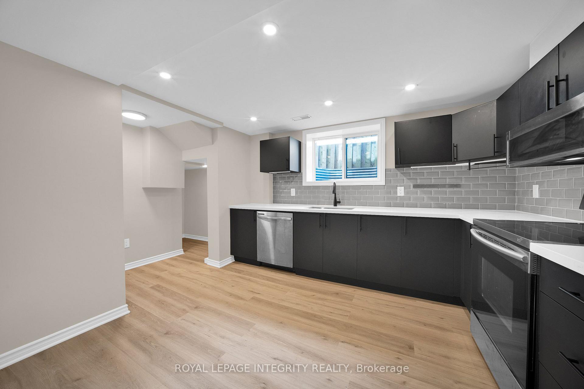 Photo 38 of 2408 Drury Lane, Ottawa, Parkway Park — HOMEH