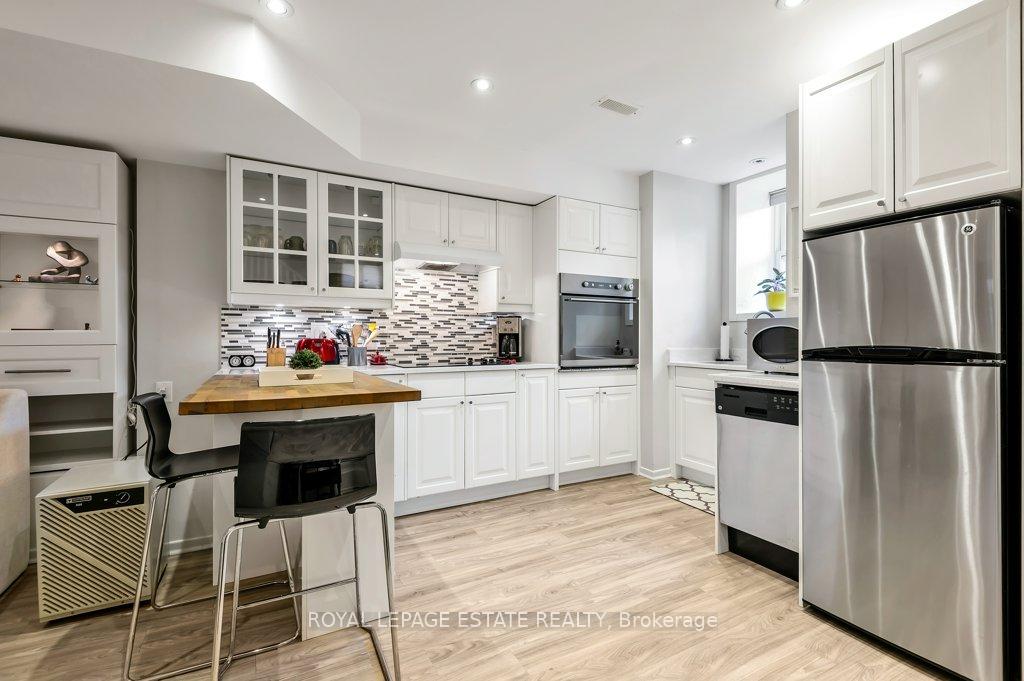 Photo 3 of Unit Lower, 17 Birdsall Avenue, Toronto, Yonge-Eglinton — HOMEH