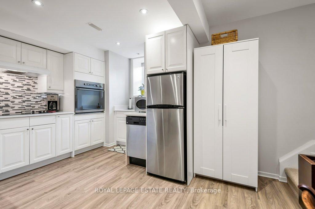 Photo 6 of Unit Lower, 17 Birdsall Avenue, Toronto, Yonge-Eglinton — HOMEH