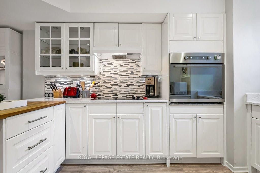 Photo 9 of Unit Lower, 17 Birdsall Avenue, Toronto, Yonge-Eglinton — HOMEH