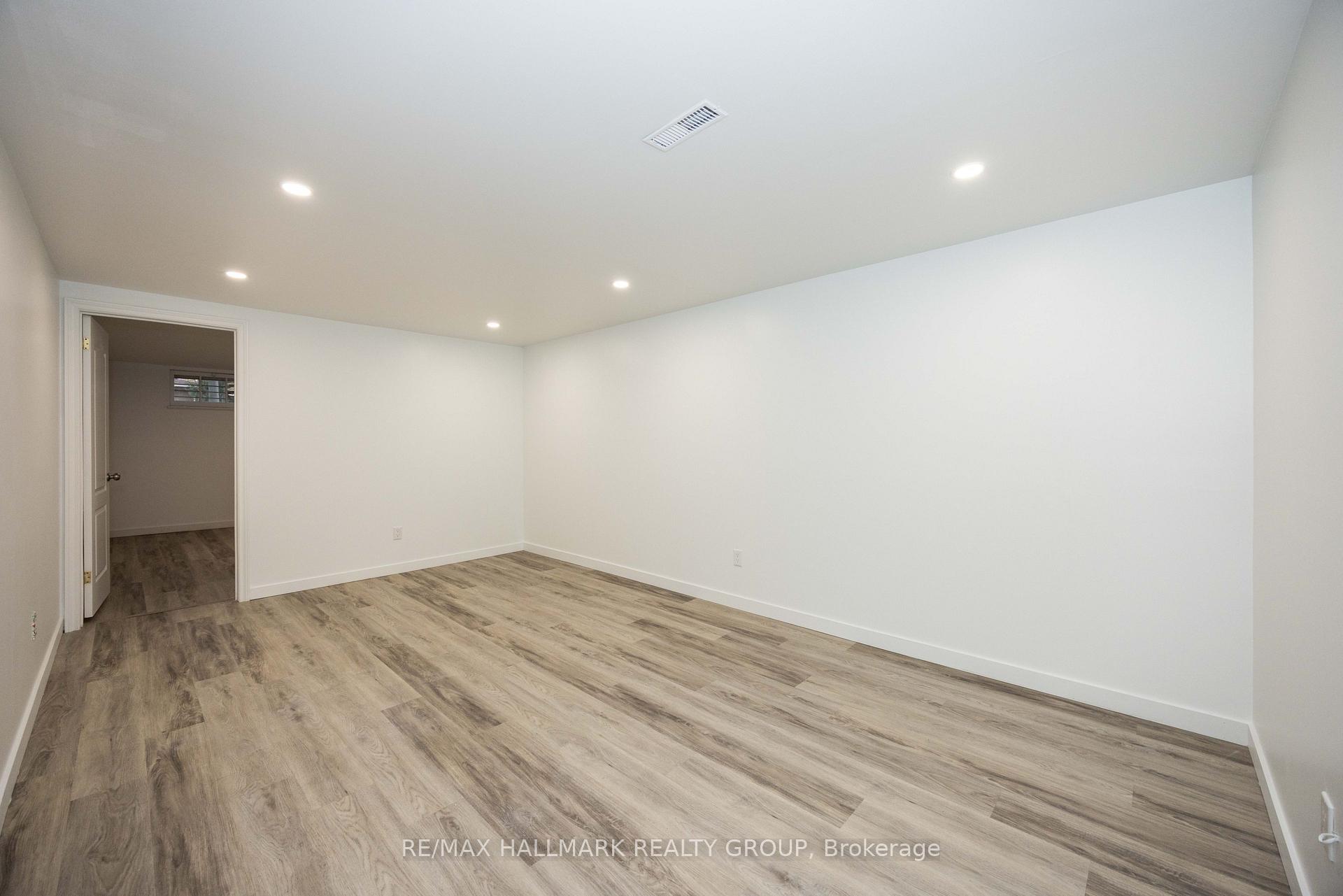 Photo 26 of 926 Elsett Drive, Ottawa, Elmvale Acres/Urbandale — HOMEH