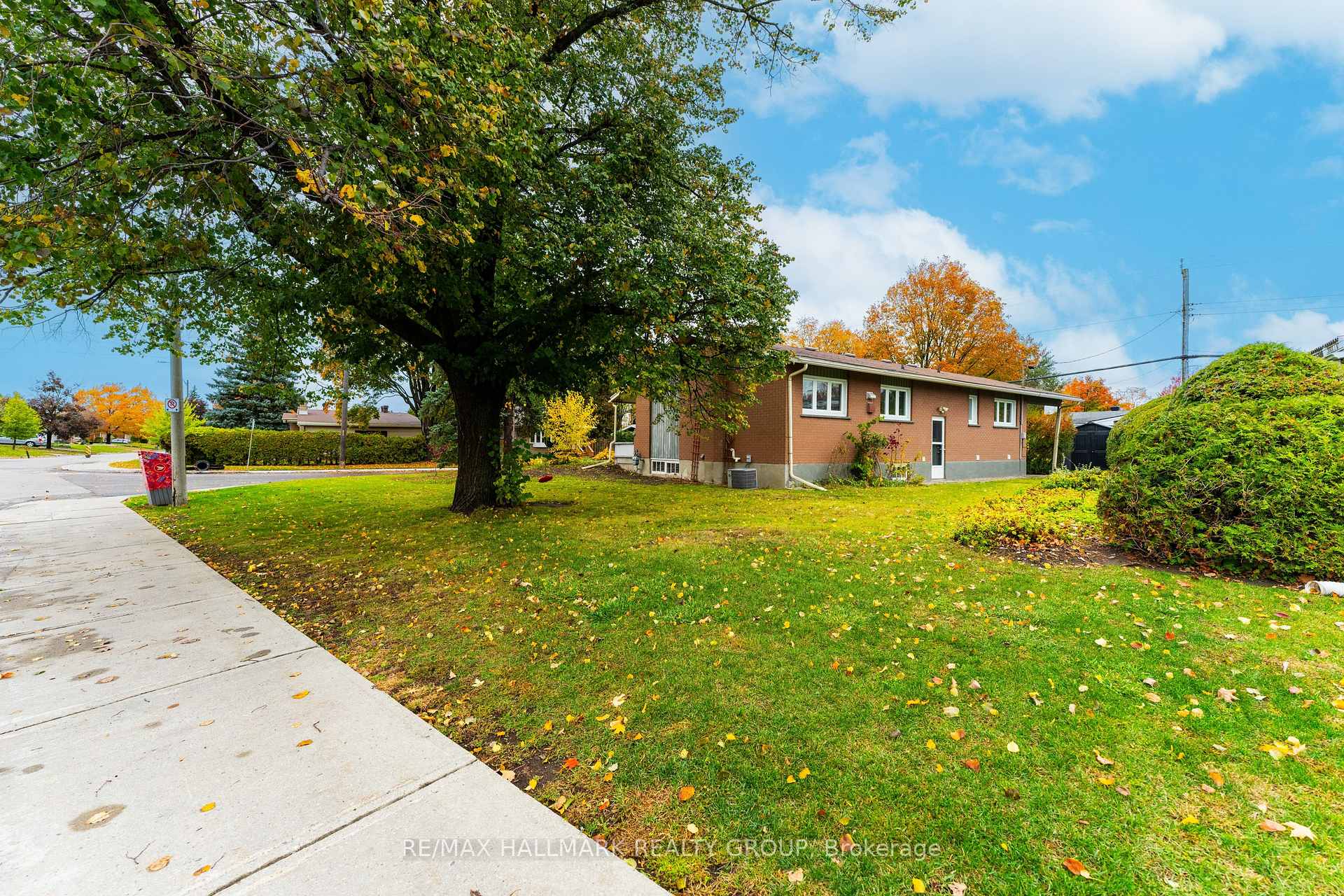 Photo 35 of 926 Elsett Drive, Ottawa, Elmvale Acres/Urbandale — HOMEH