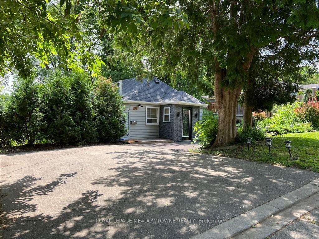 Photo of 95 River Road