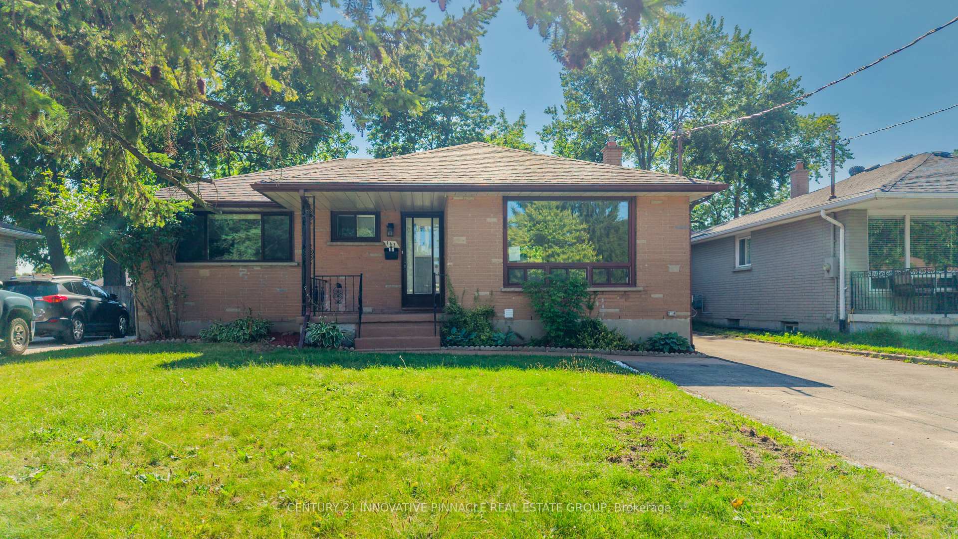 Photo 2 of 163 Atkinson Boulevard, London, East H — HOMEH