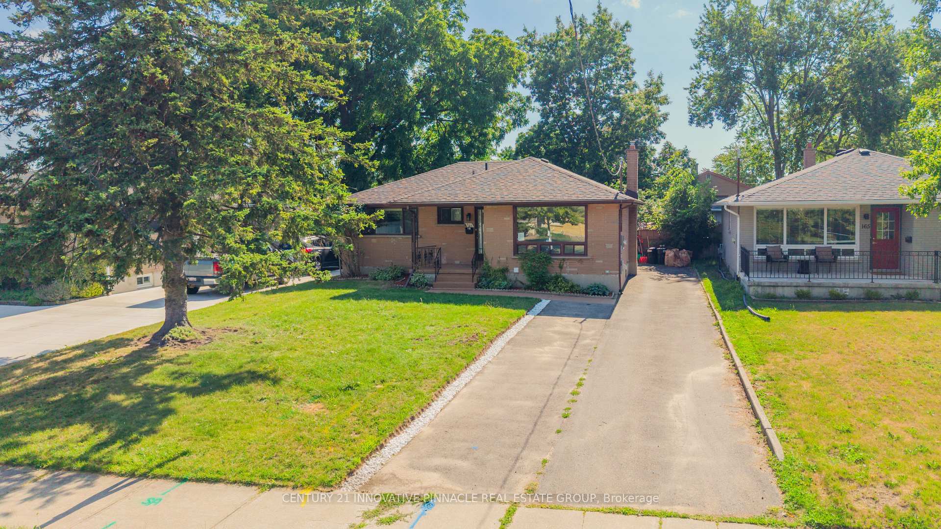 Photo 3 of 163 Atkinson Boulevard, London, East H — HOMEH