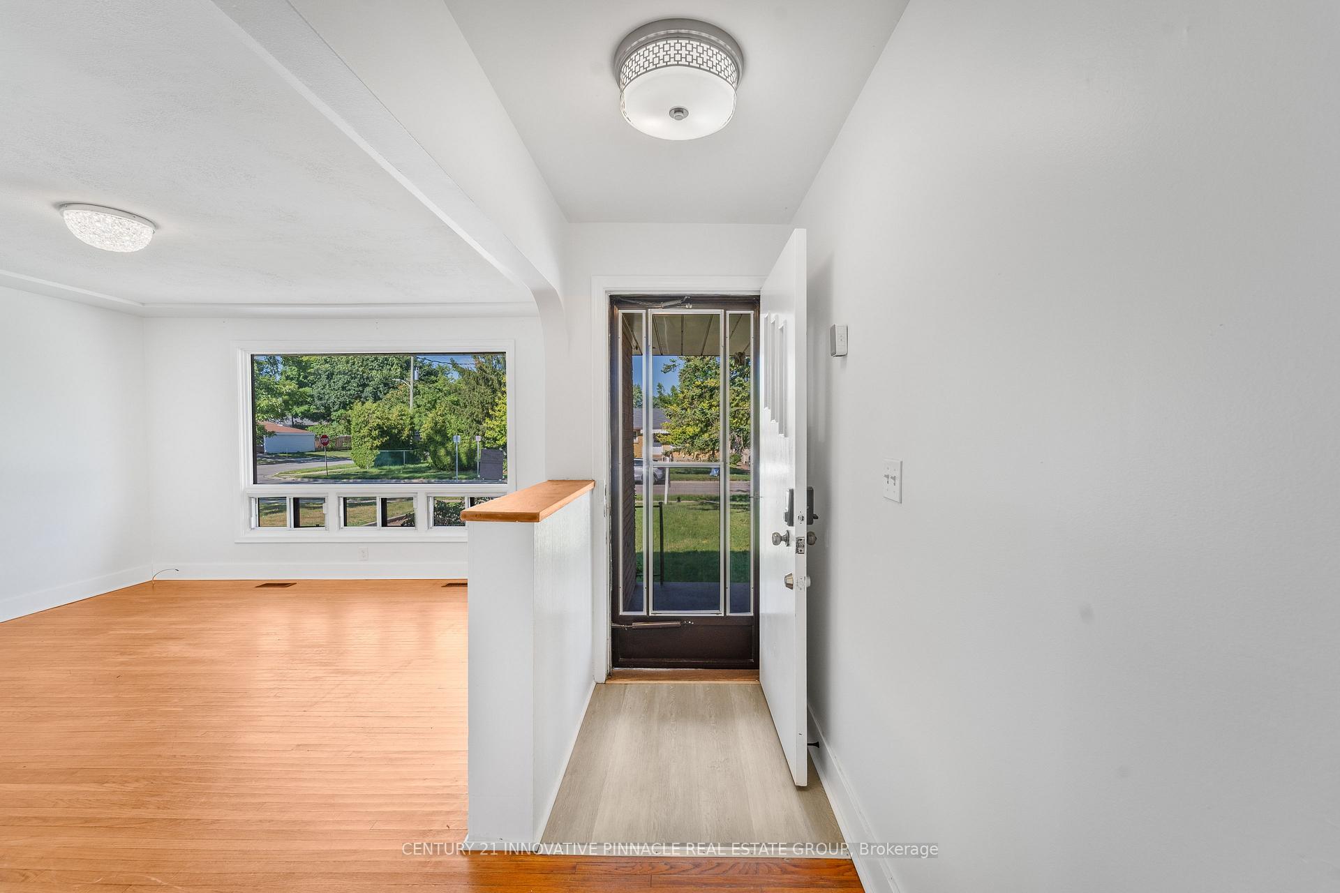 Photo 16 of 163 Atkinson Boulevard, London, East H — HOMEH