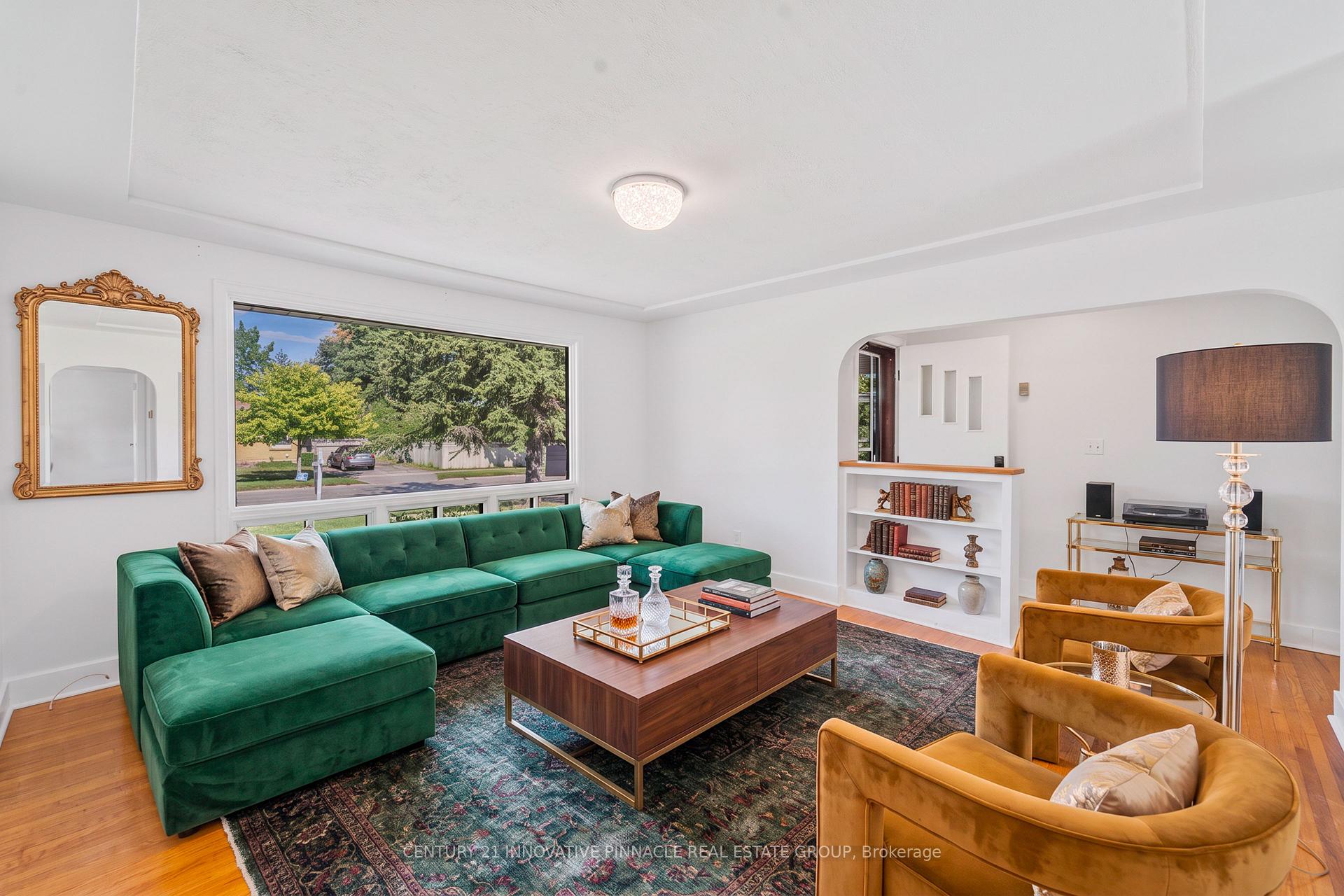 Photo 17 of 163 Atkinson Boulevard, London, East H — HOMEH
