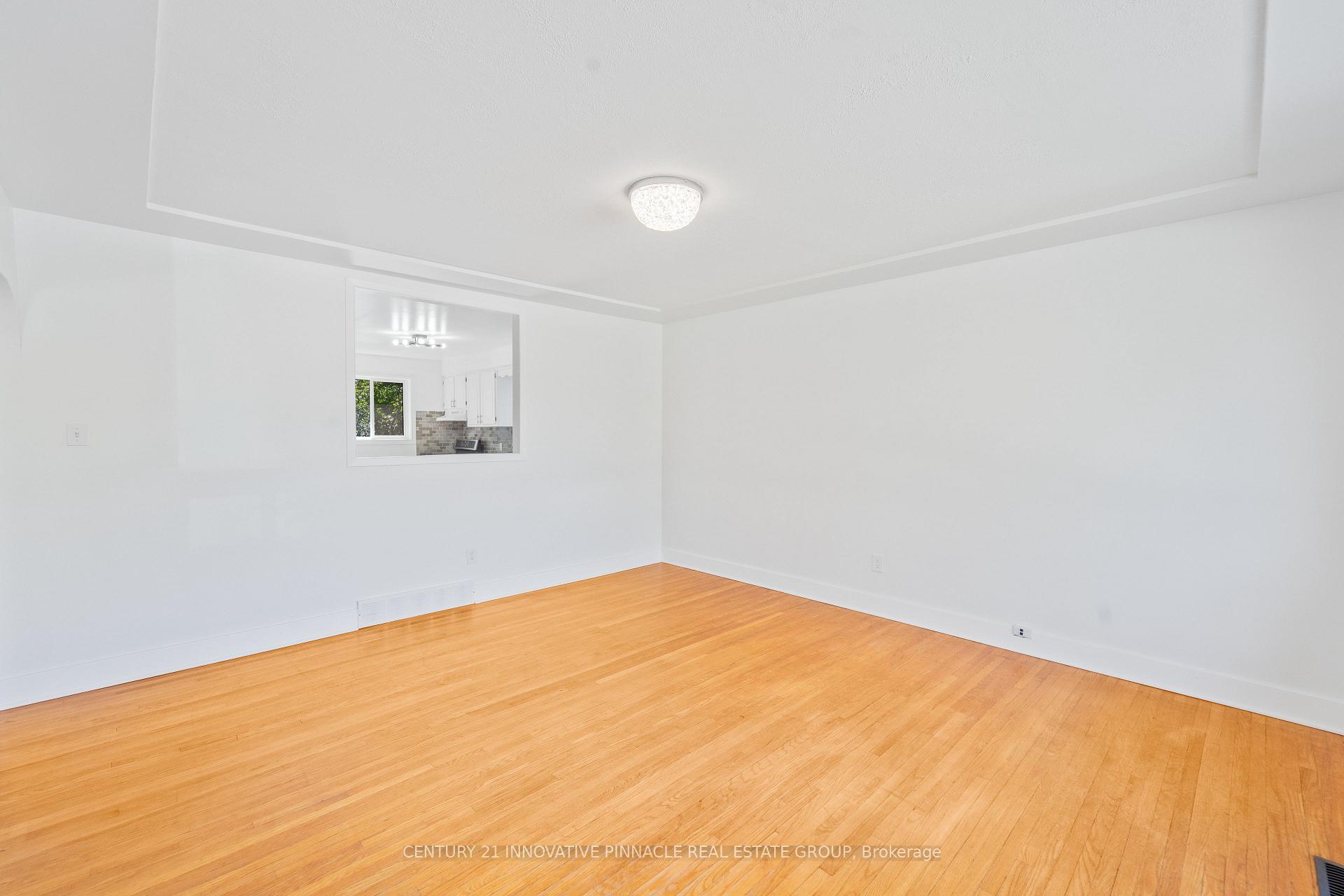 Photo 20 of 163 Atkinson Boulevard, London, East H — HOMEH