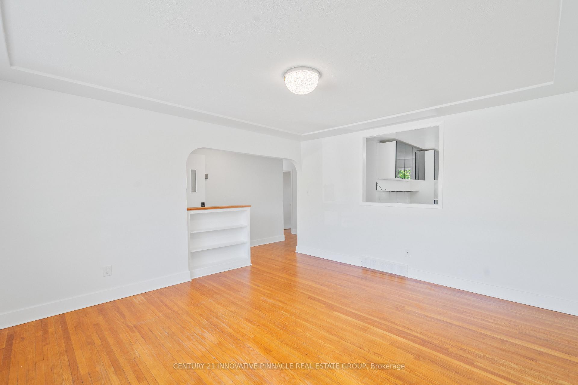 Photo 21 of 163 Atkinson Boulevard, London, East H — HOMEH