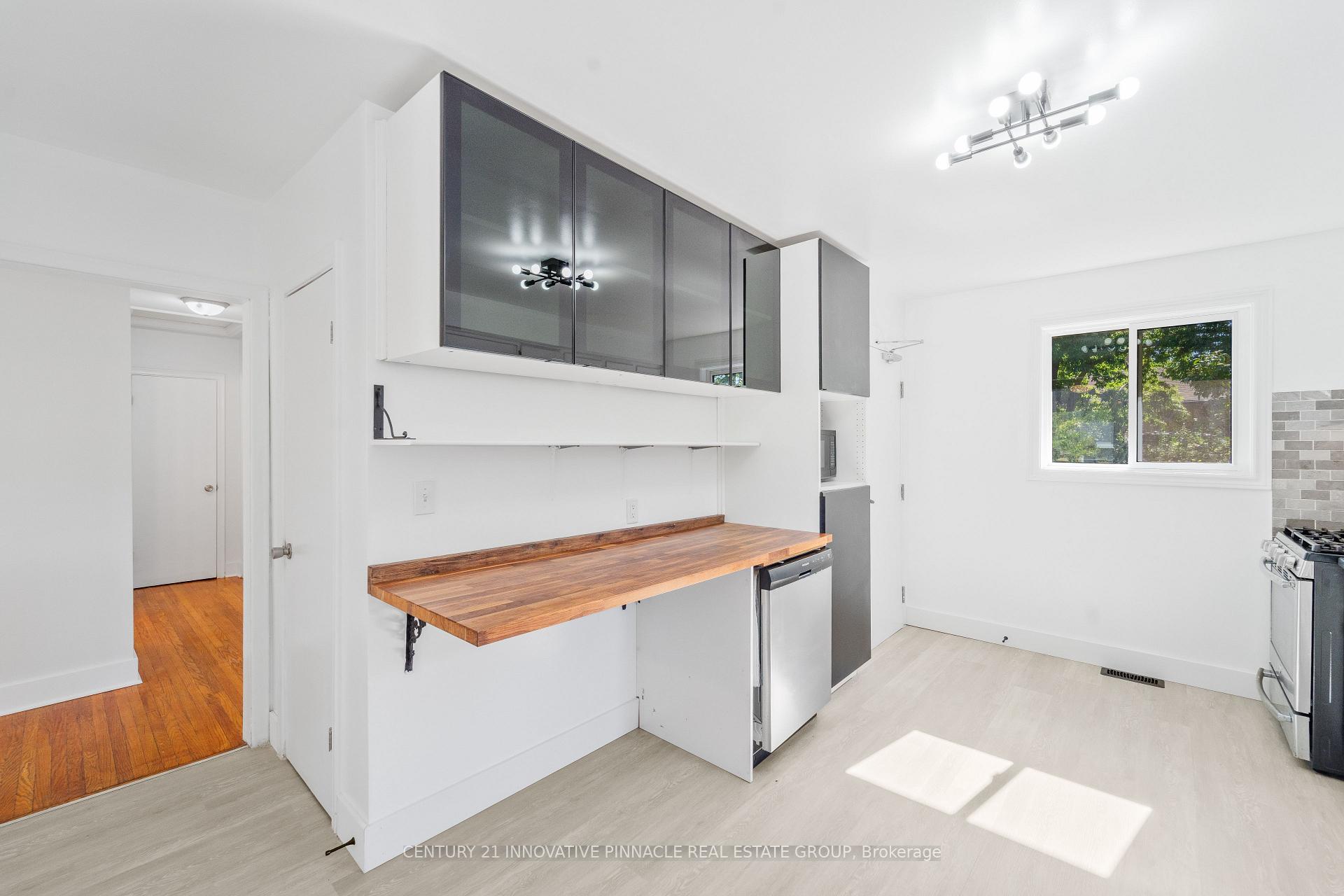 Photo 24 of 163 Atkinson Boulevard, London, East H — HOMEH