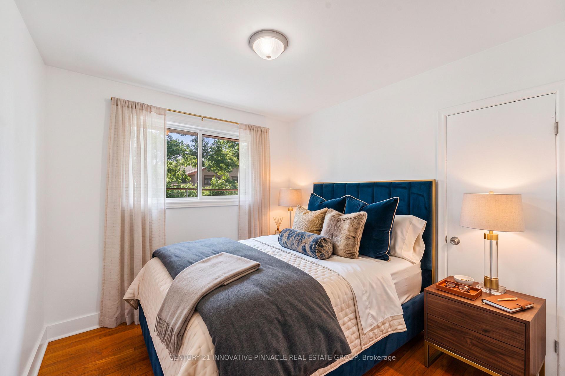 Photo 27 of 163 Atkinson Boulevard, London, East H — HOMEH