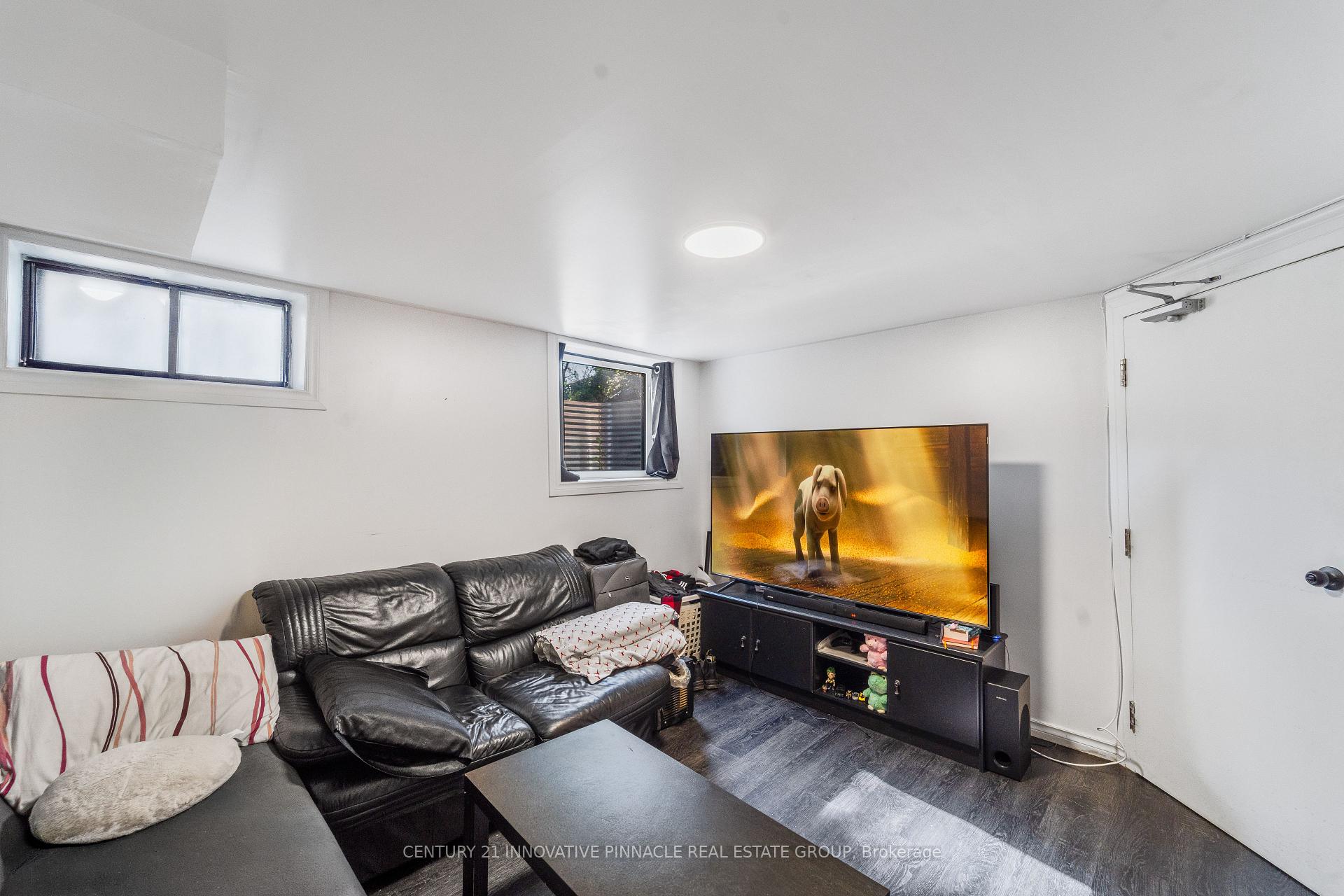 Photo 37 of 163 Atkinson Boulevard, London, East H — HOMEH