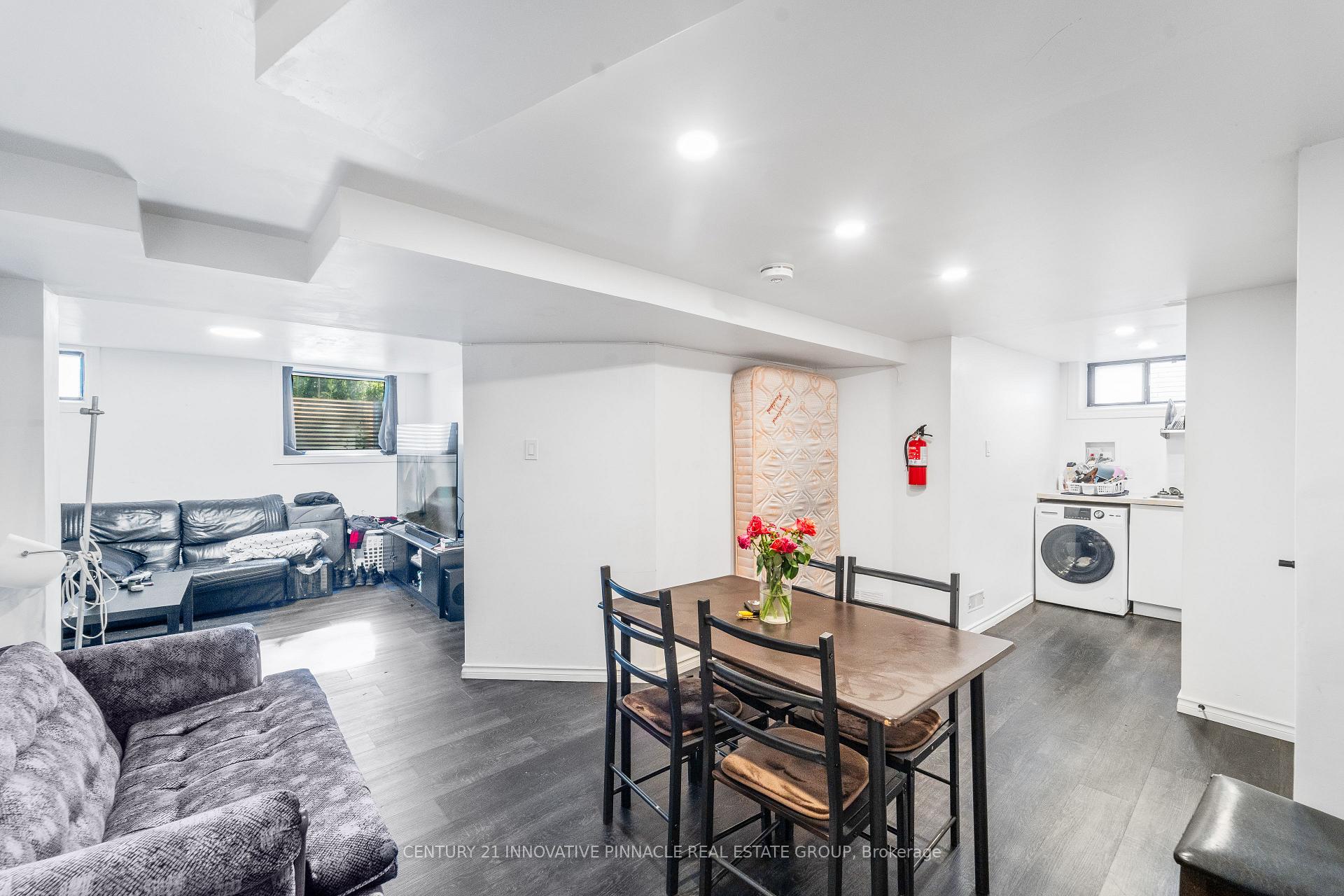 Photo 46 of 163 Atkinson Boulevard, London, East H — HOMEH