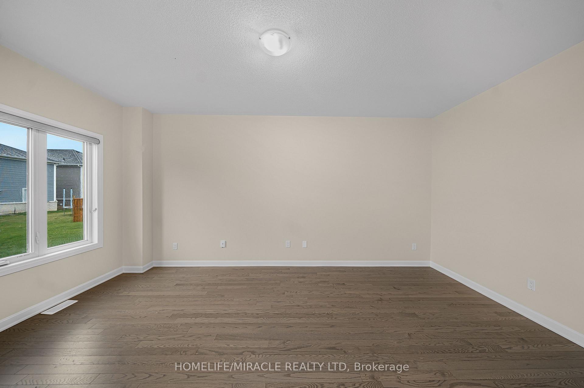 Photo 12 of 107 Oakmont Drive, Loyalist, Bath — HOMEH