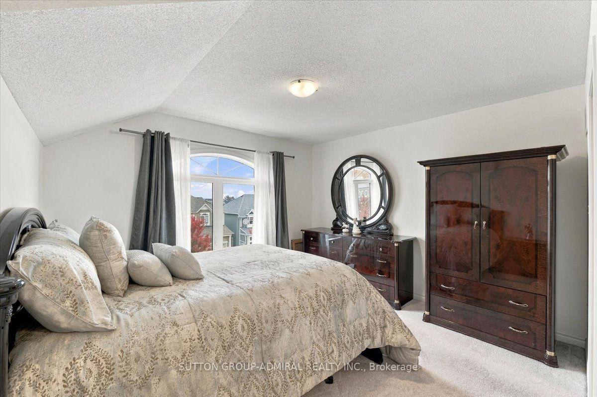 Photo 15 of 24 Hills Thistle Drive, Wasaga Beach — HOMEH