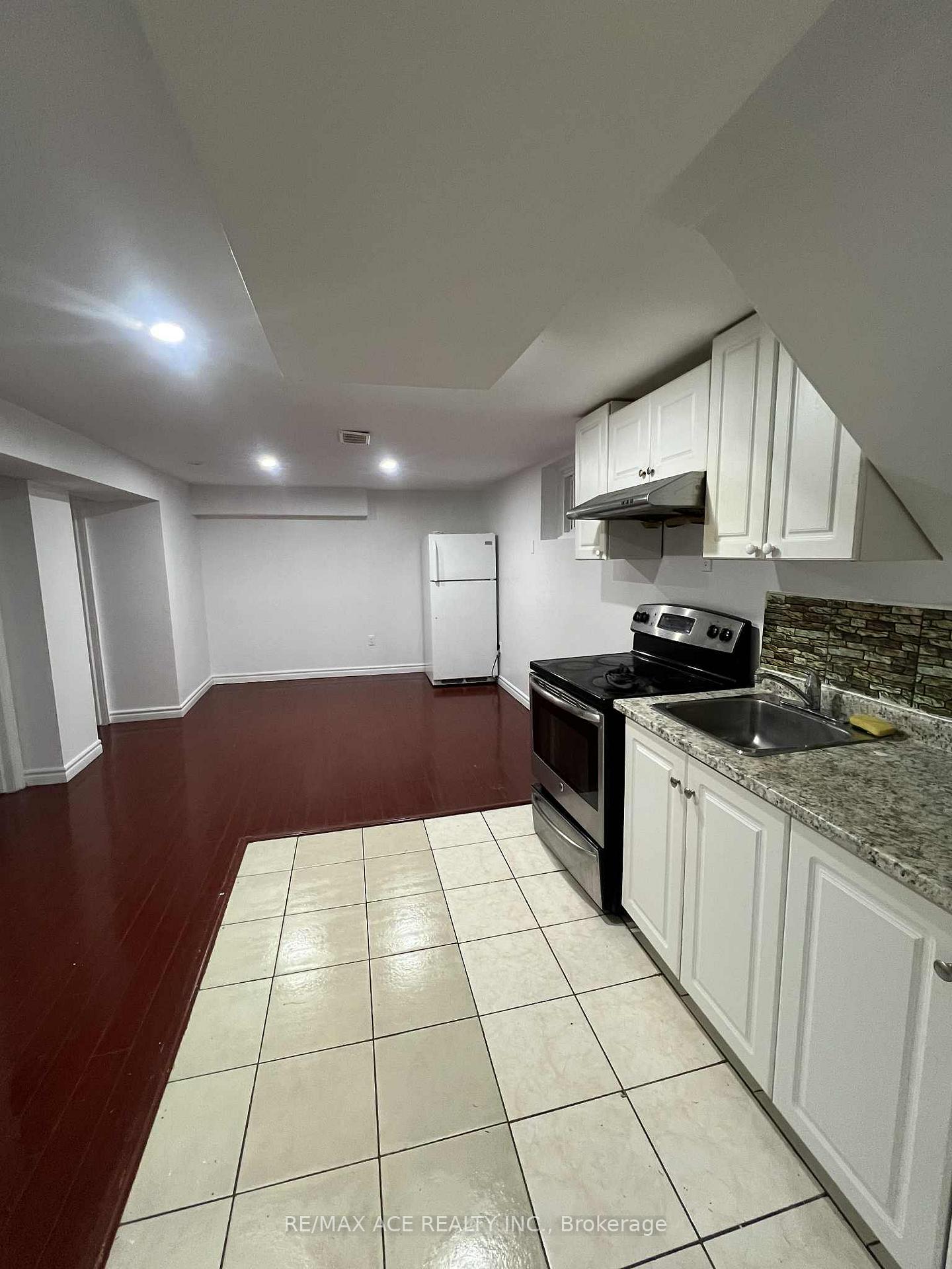 Photo 3 of Unit Bsmt, 137 Janray Drive, Scarborough, Woburn — HOMEH