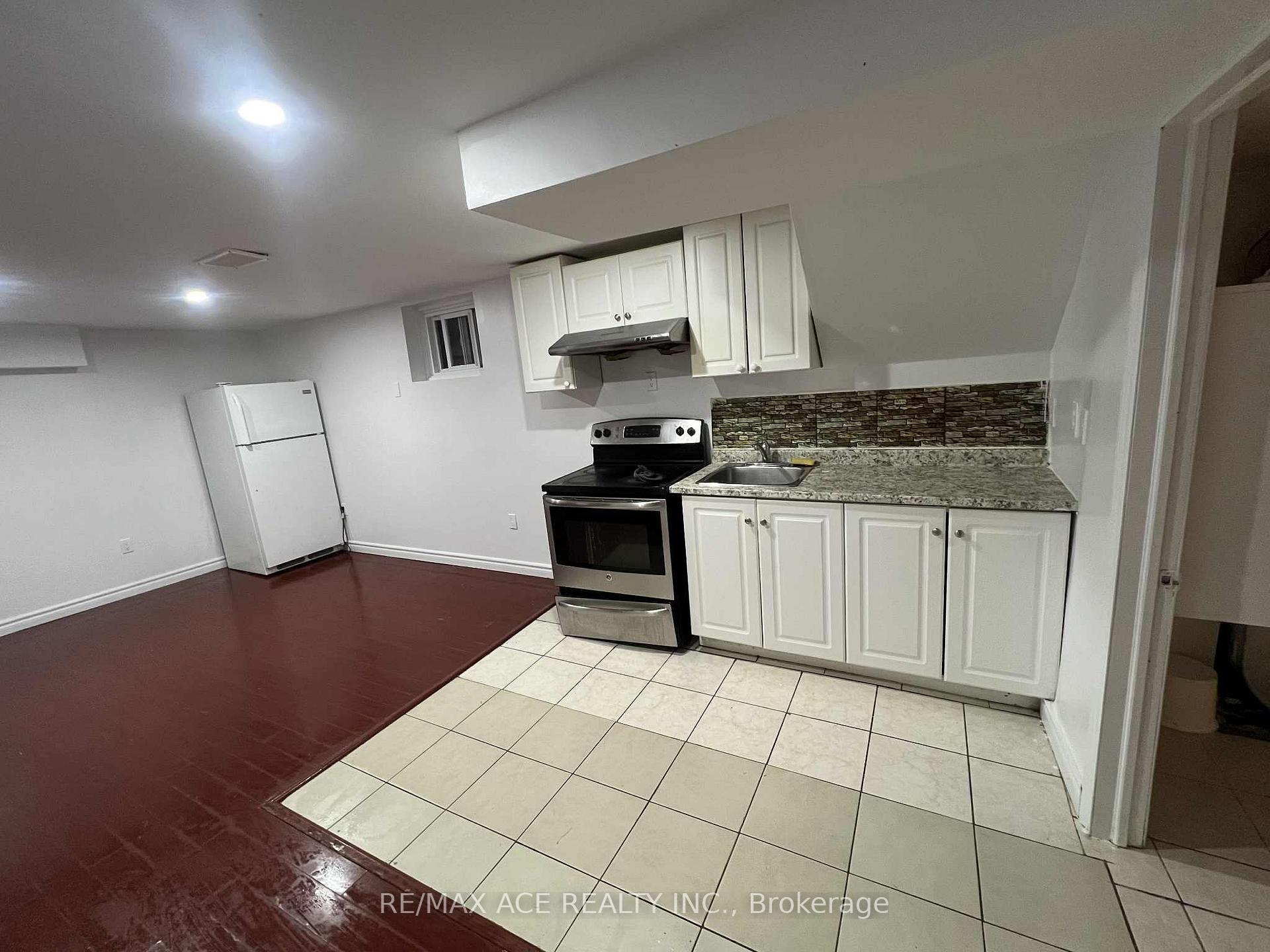 Photo 4 of Unit Bsmt, 137 Janray Drive, Scarborough, Woburn — HOMEH