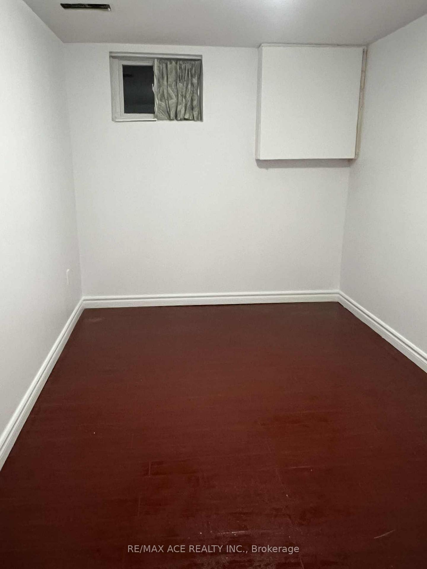 Photo 5 of Unit Bsmt, 137 Janray Drive, Scarborough, Woburn — HOMEH