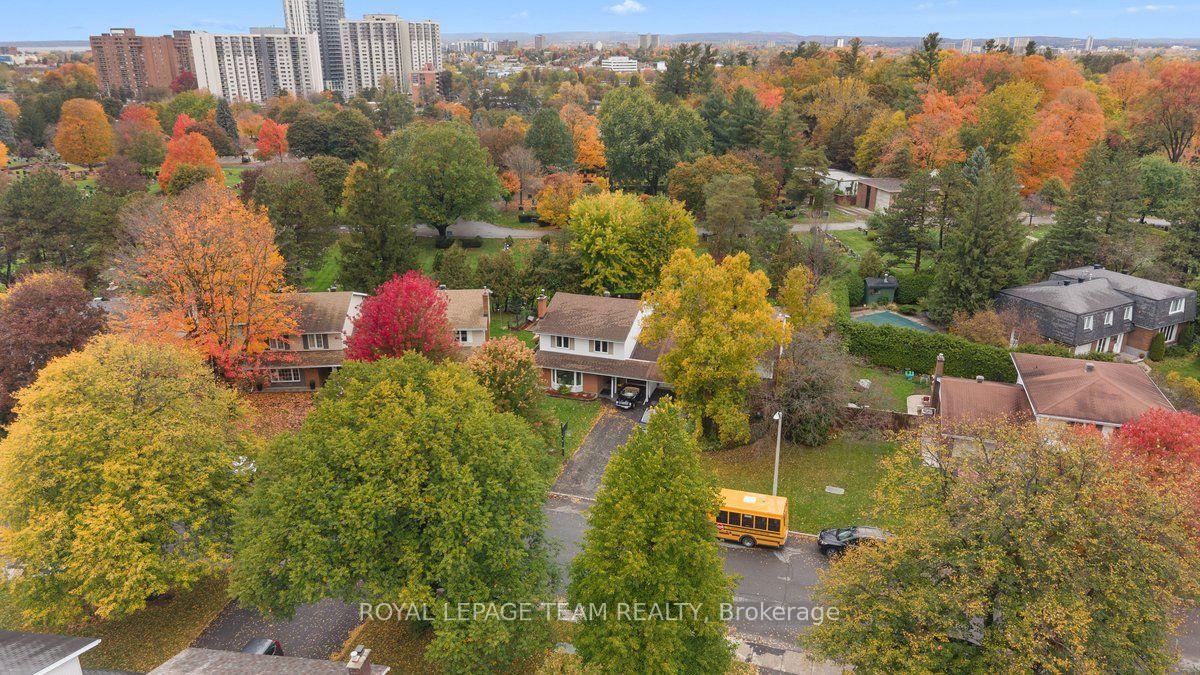 Photo 3 of 53 Meadowbank Drive, Ottawa, Briargreen — HOMEH