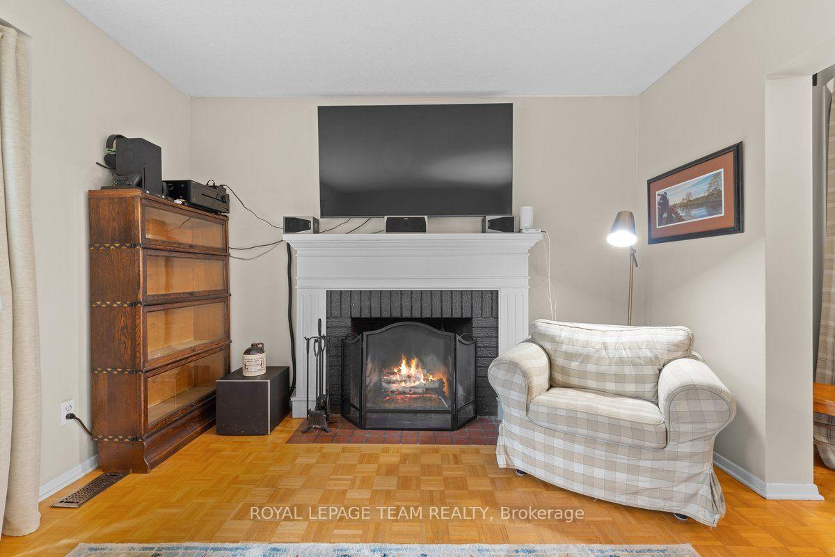 Photo 5 of 53 Meadowbank Drive, Ottawa, Briargreen — HOMEH