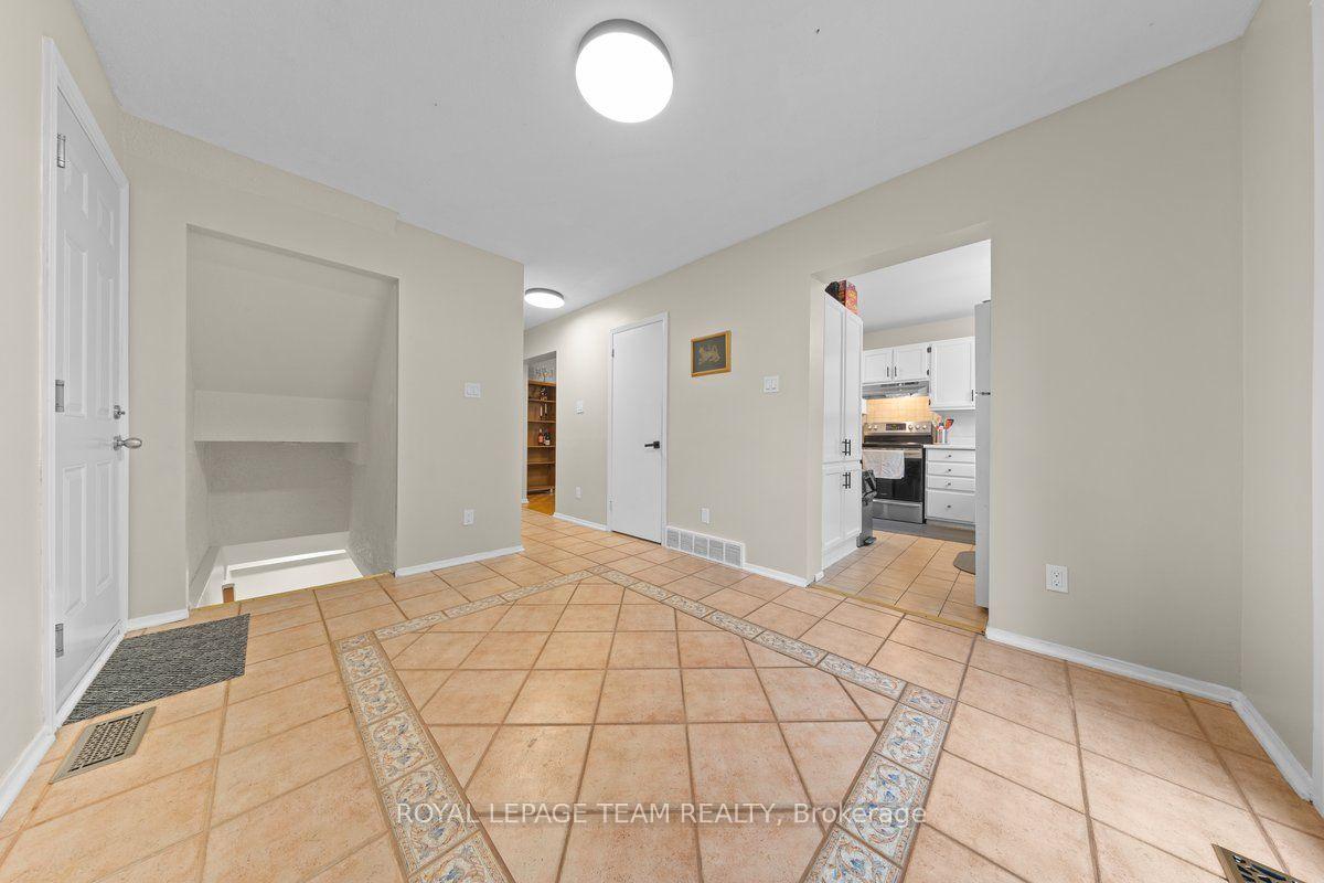 Photo 19 of 53 Meadowbank Drive, Ottawa, Briargreen — HOMEH