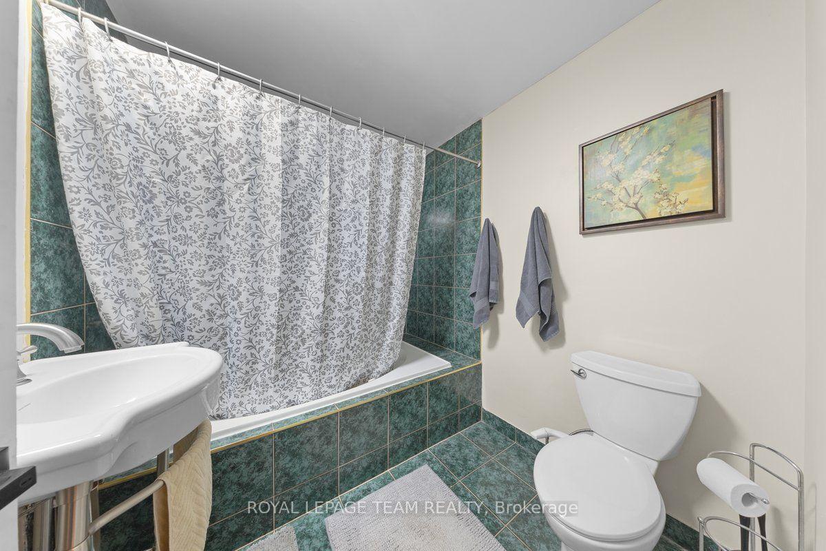 Photo 25 of 53 Meadowbank Drive, Ottawa, Briargreen — HOMEH