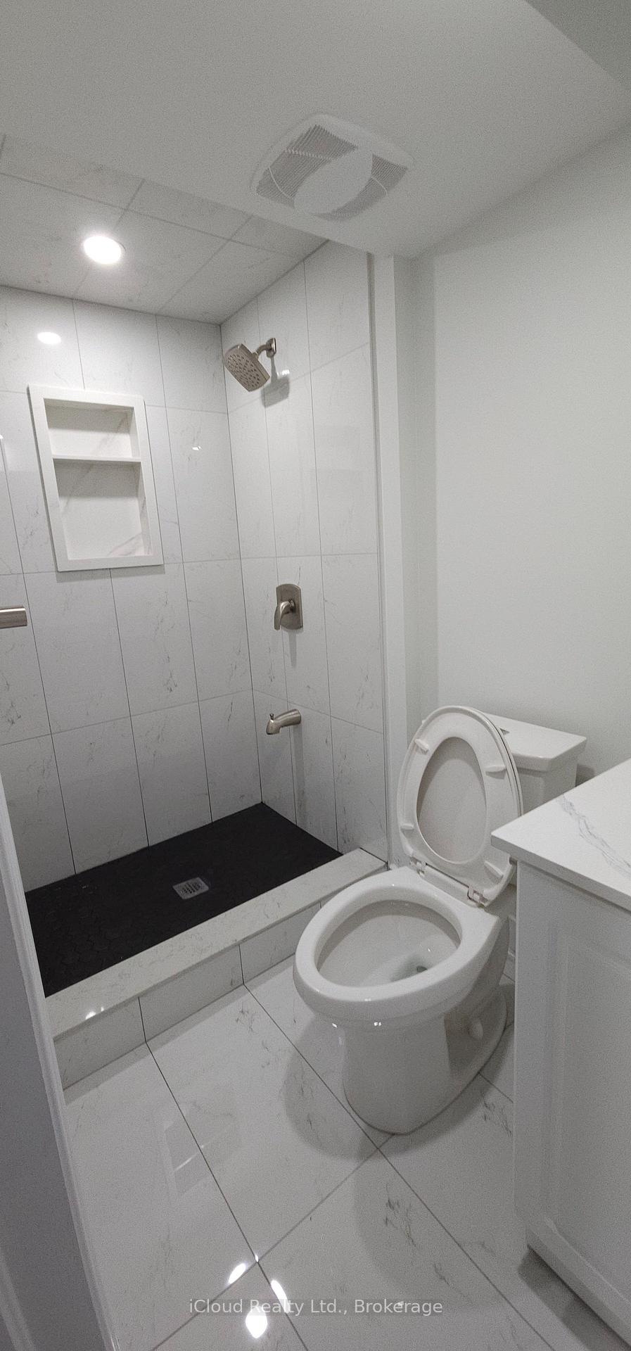 Photo 7 of Unit Bsmt, 1133 Windbrook Grove, Mississauga, East Credit — HOMEH