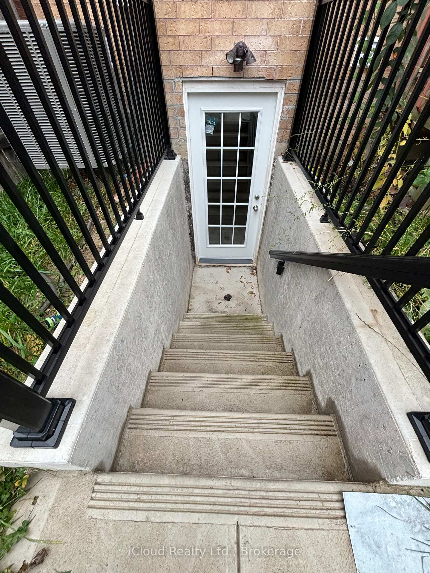 Photo 13 of Unit Bsmt, 1133 Windbrook Grove, Mississauga, East Credit — HOMEH