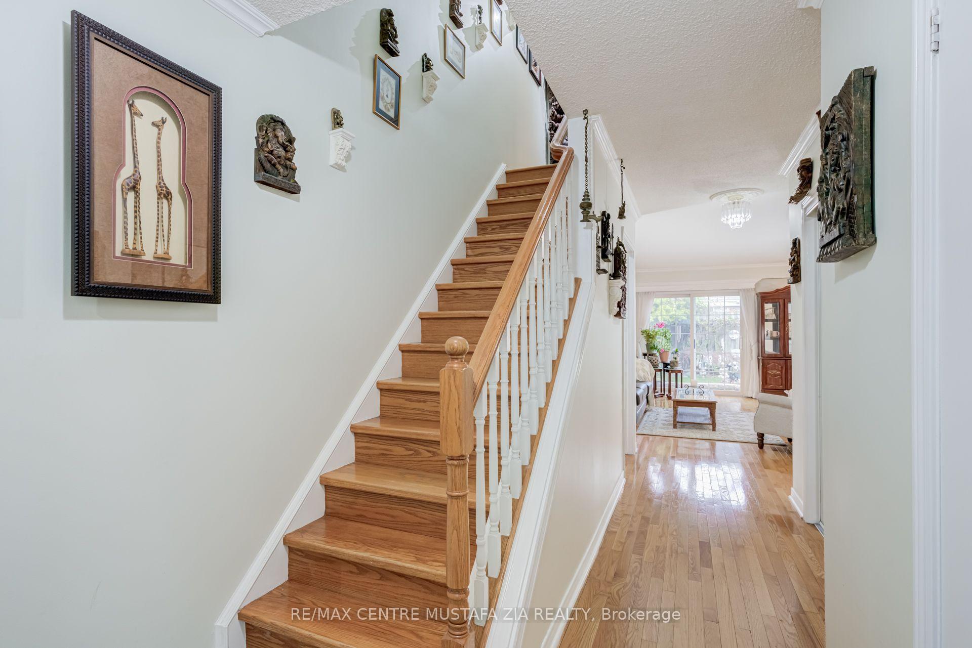 Photo 6 of Unit 100, 2440 Bromsgrove Road, Mississauga, Clarkson — HOMEH