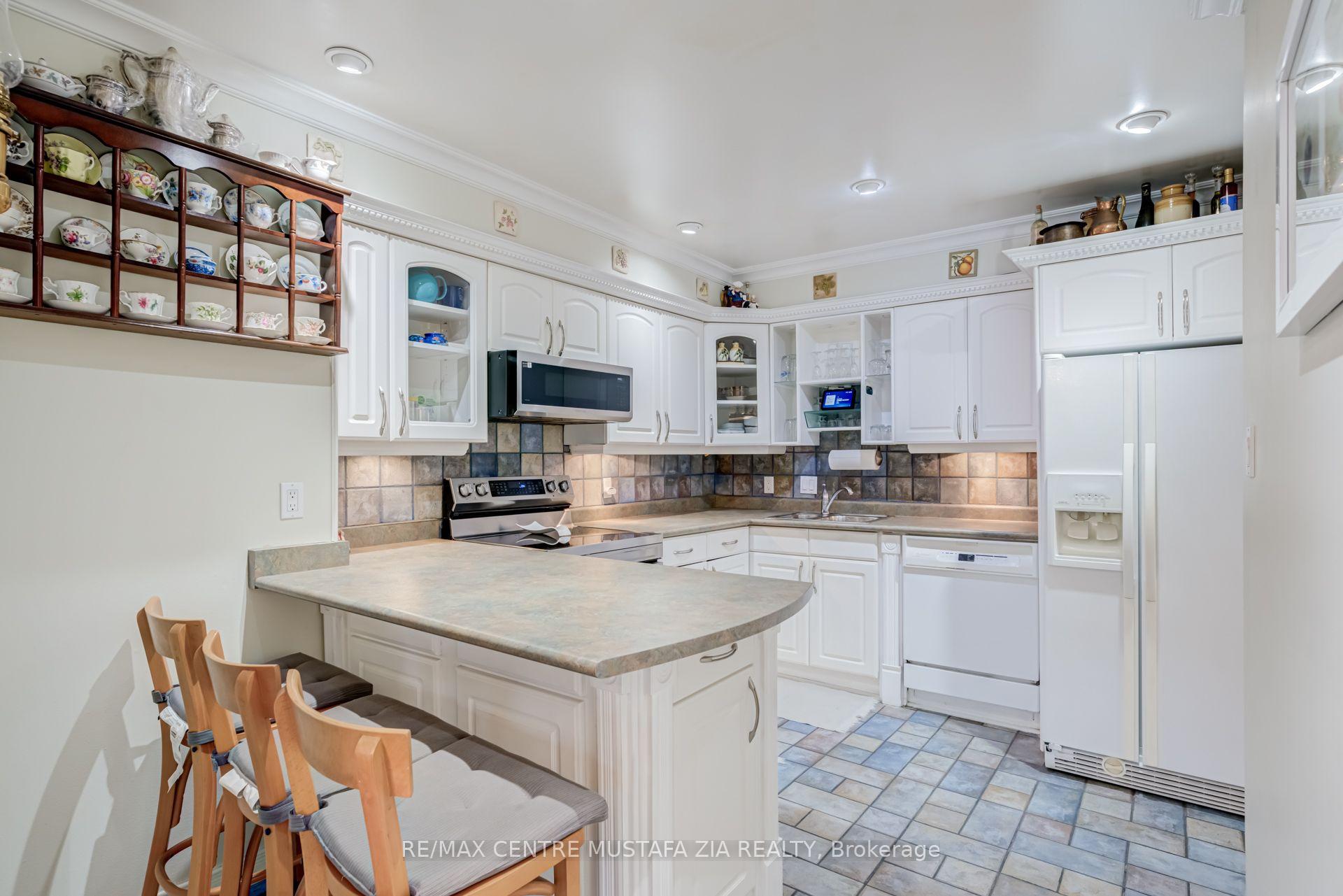 Photo 22 of Unit 100, 2440 Bromsgrove Road, Mississauga, Clarkson — HOMEH