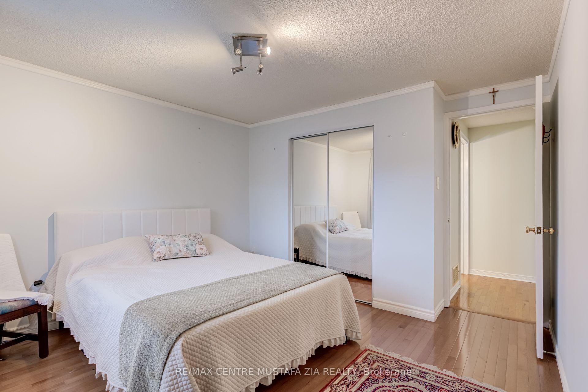 Photo 34 of Unit 100, 2440 Bromsgrove Road, Mississauga, Clarkson — HOMEH