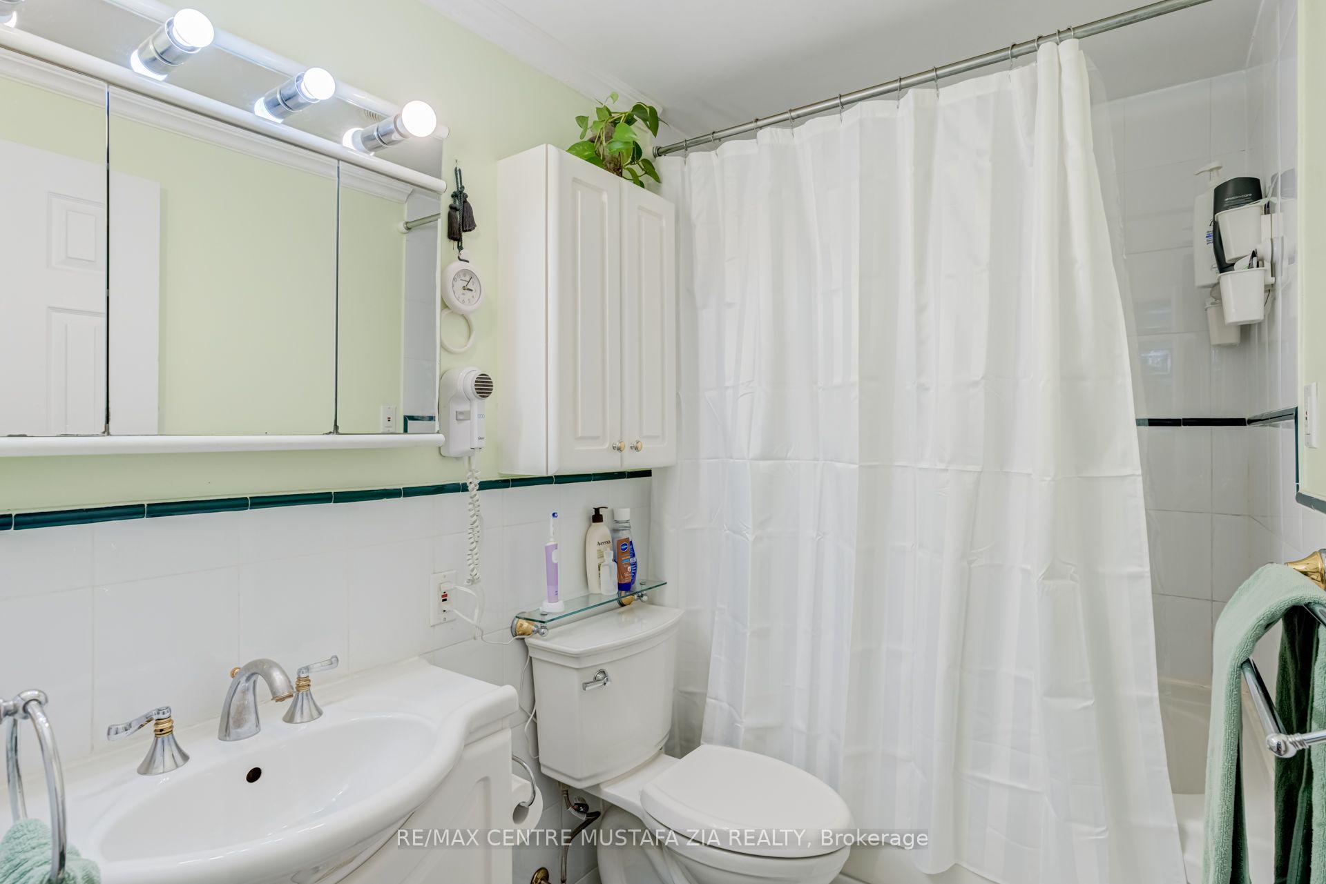 Photo 37 of Unit 100, 2440 Bromsgrove Road, Mississauga, Clarkson — HOMEH