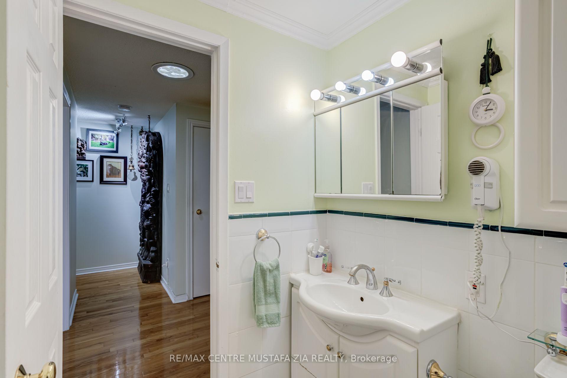 Photo 38 of Unit 100, 2440 Bromsgrove Road, Mississauga, Clarkson — HOMEH